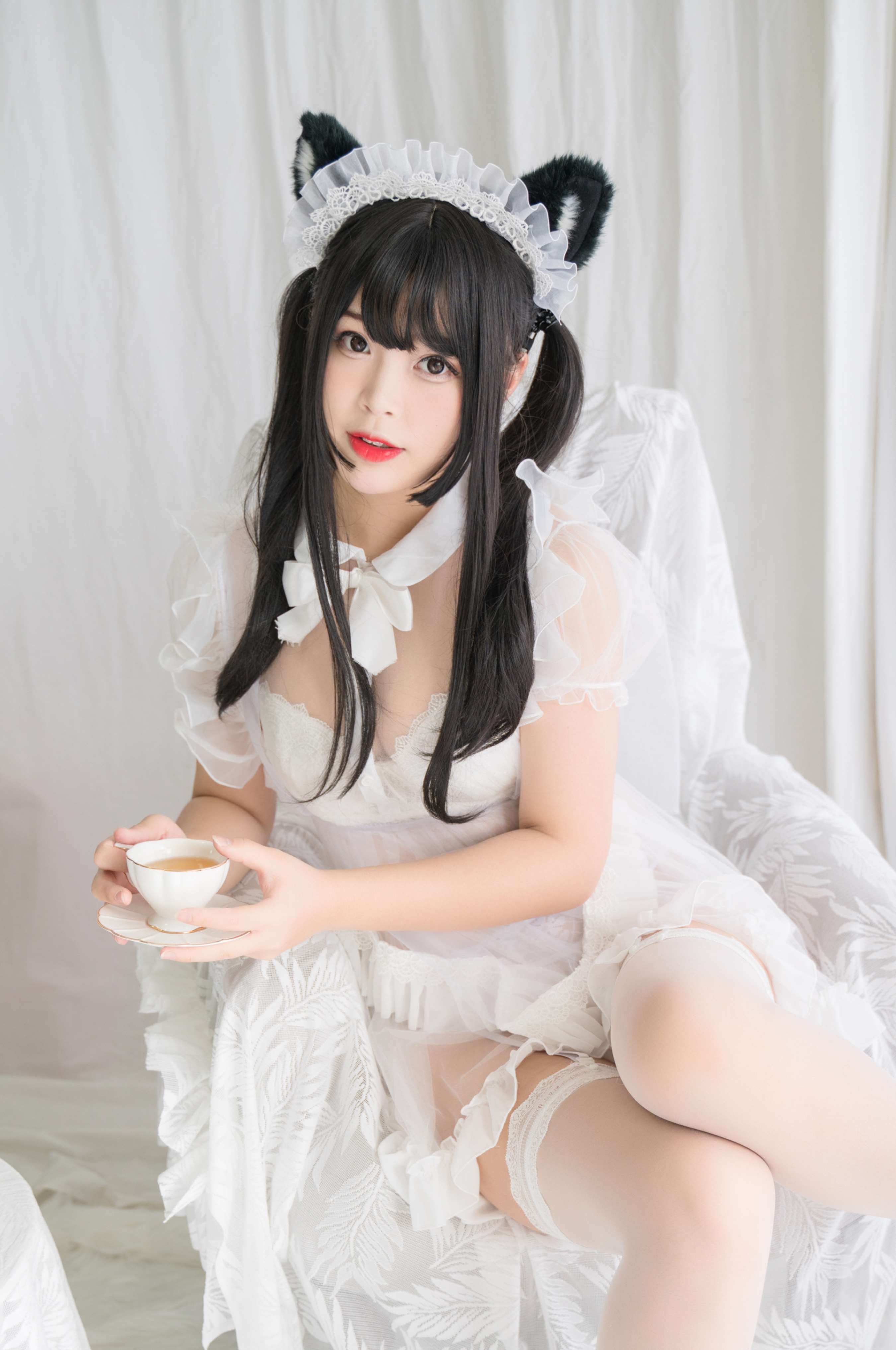 《白烨烨-白猫透明女仆》作品图