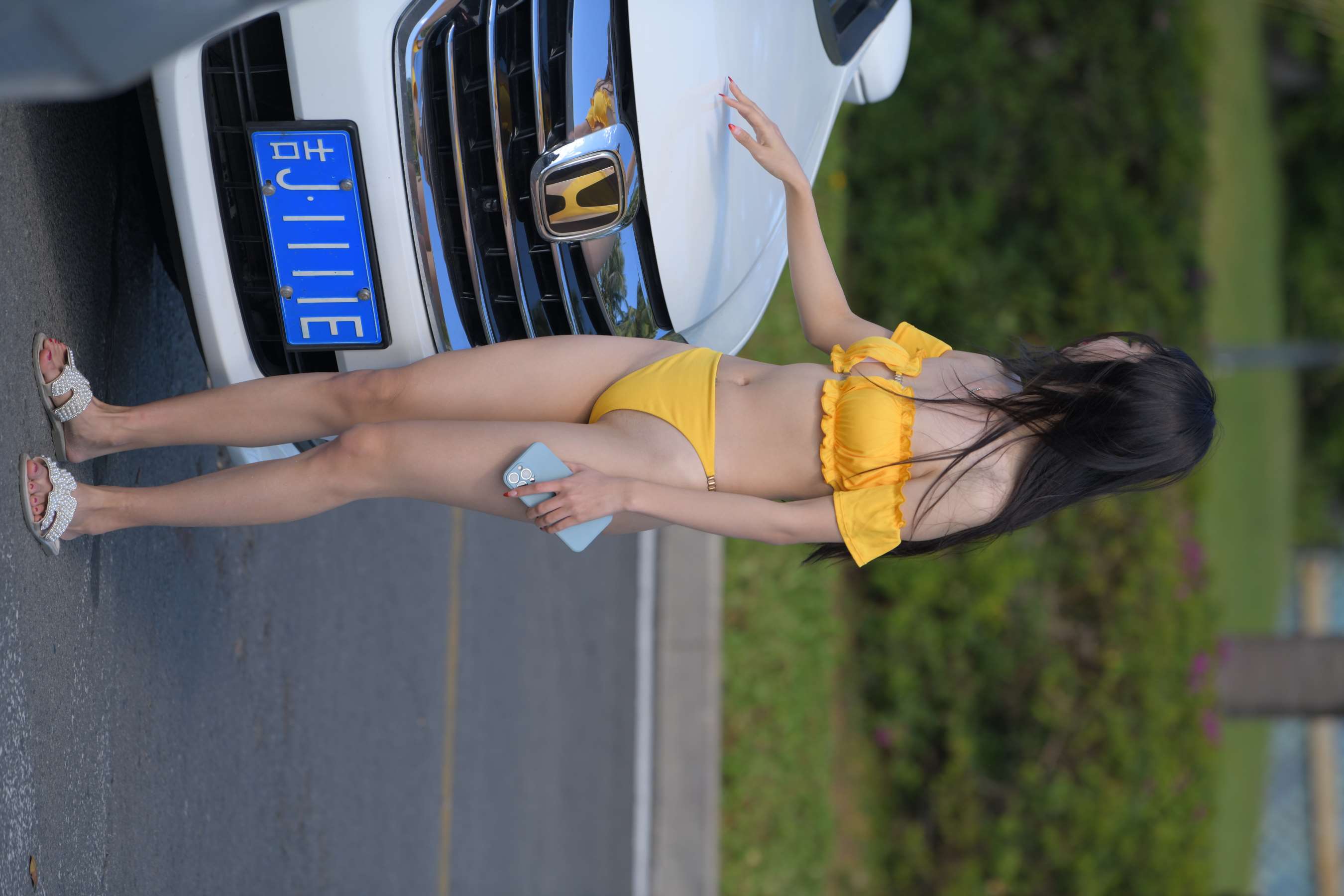 《沙滩黄色泳衣-第一部》作品图