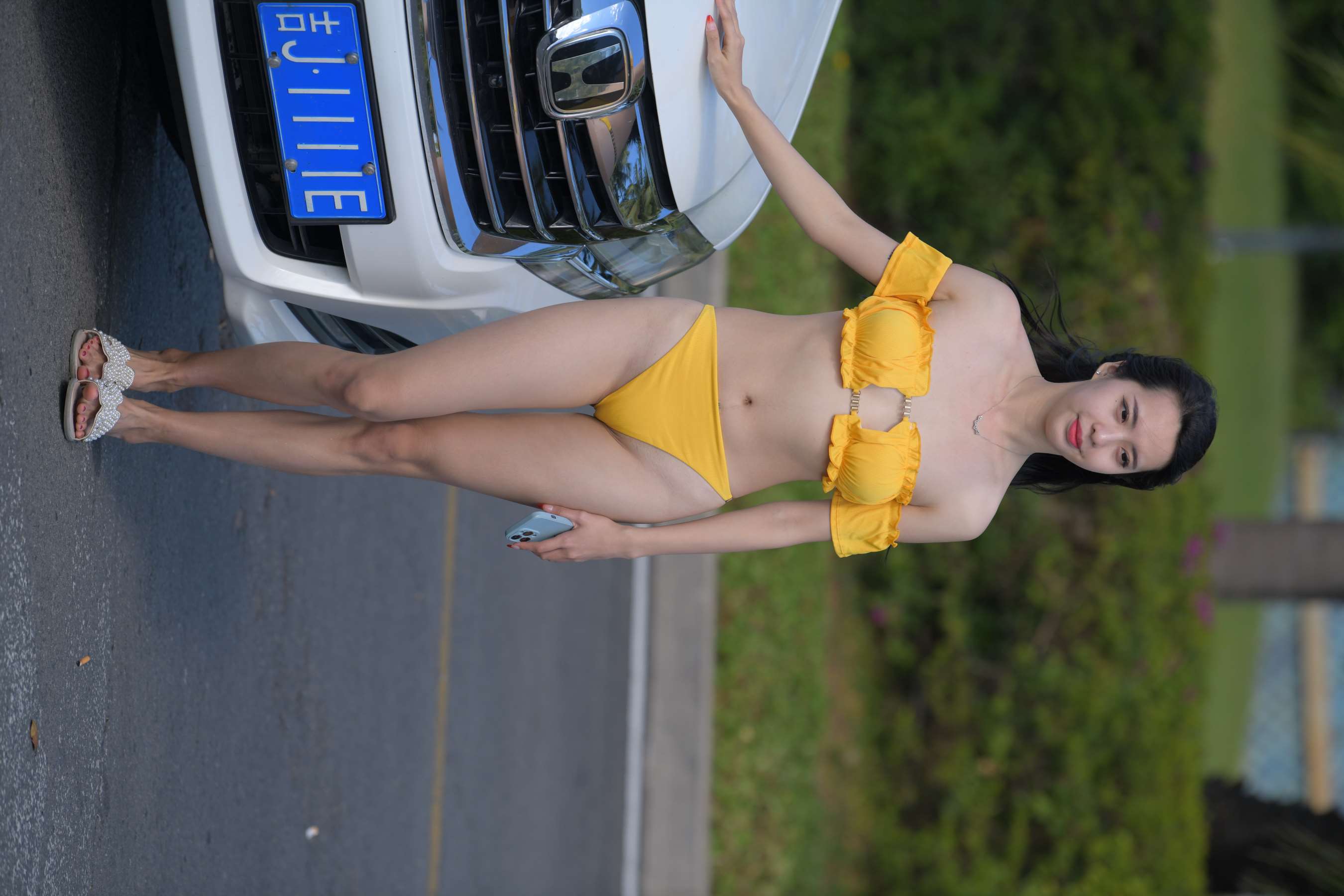 《沙滩黄色泳衣-第一部》作品图