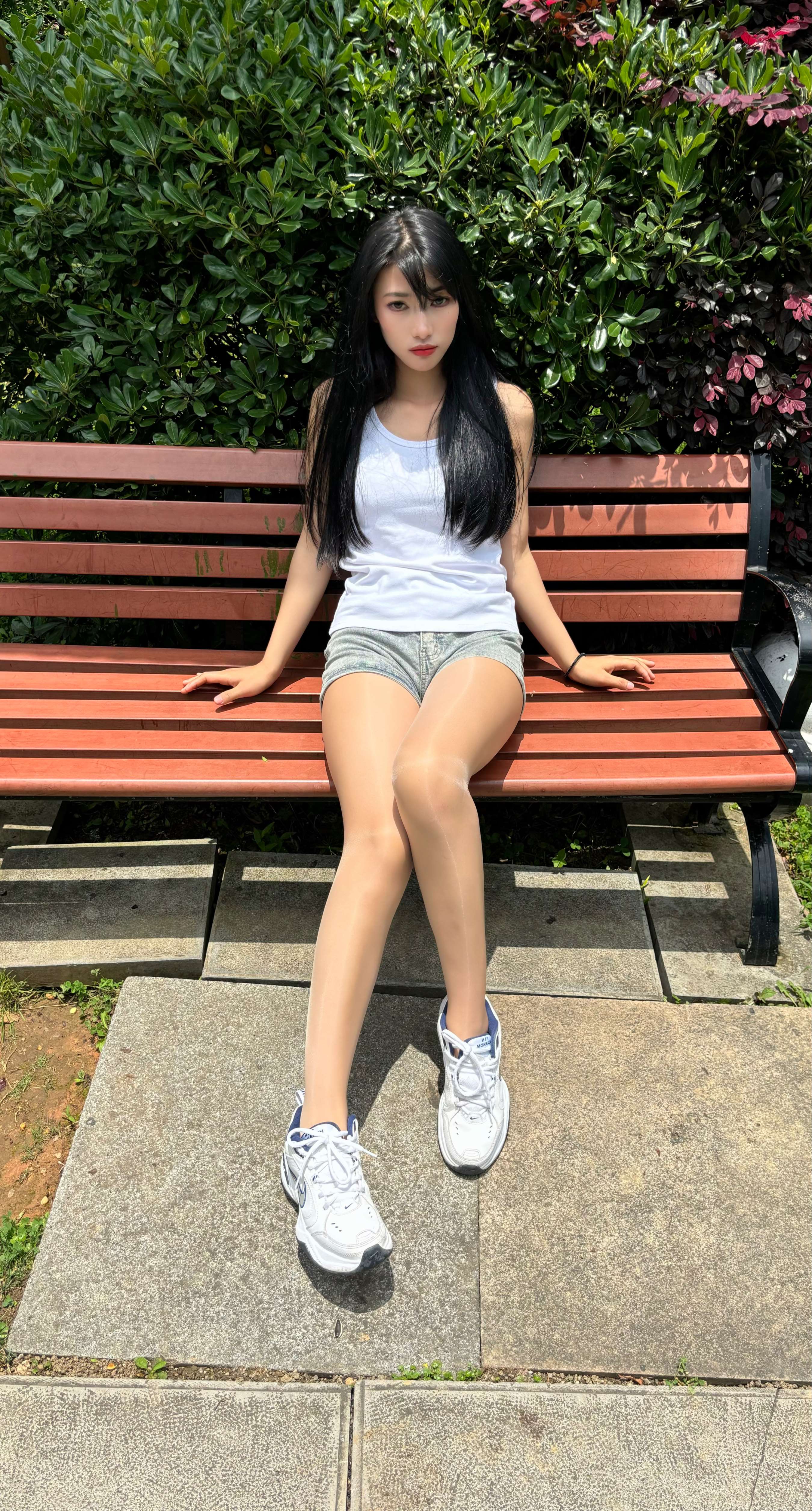 《少女热裤の肉丝足》作品图