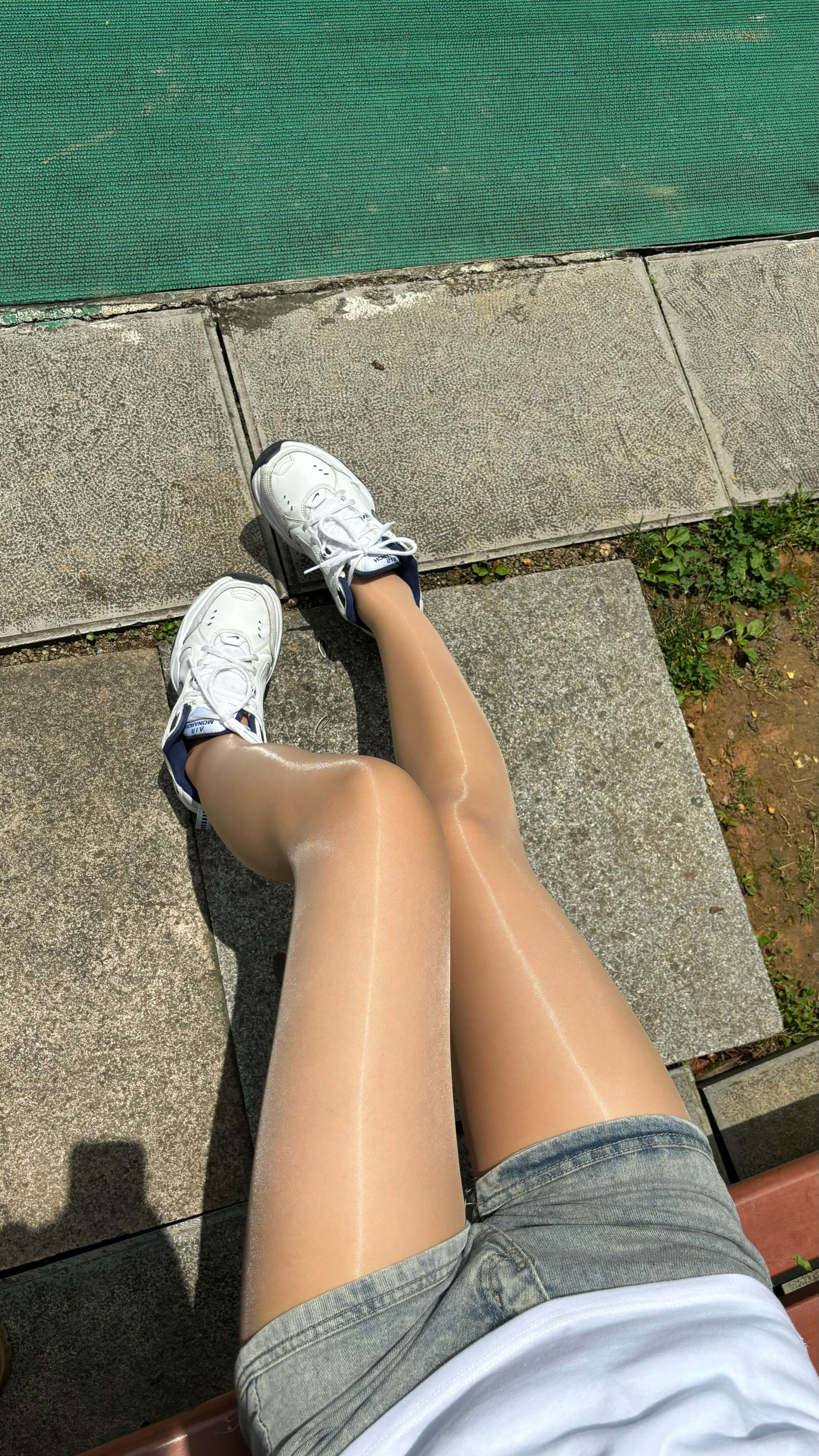 《少女热裤の肉丝足》作品图