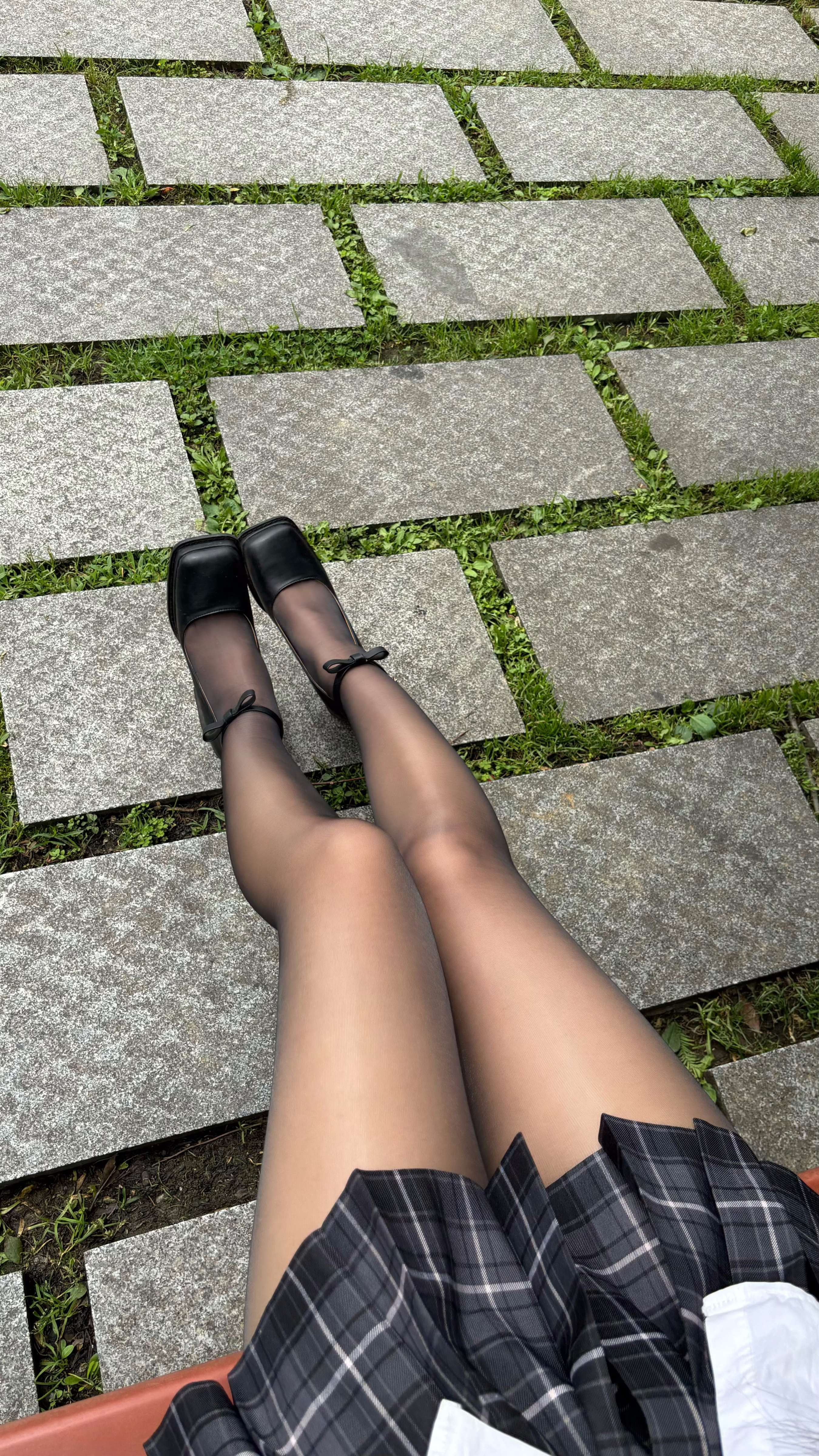 《少女JK油亮黑丝》作品图