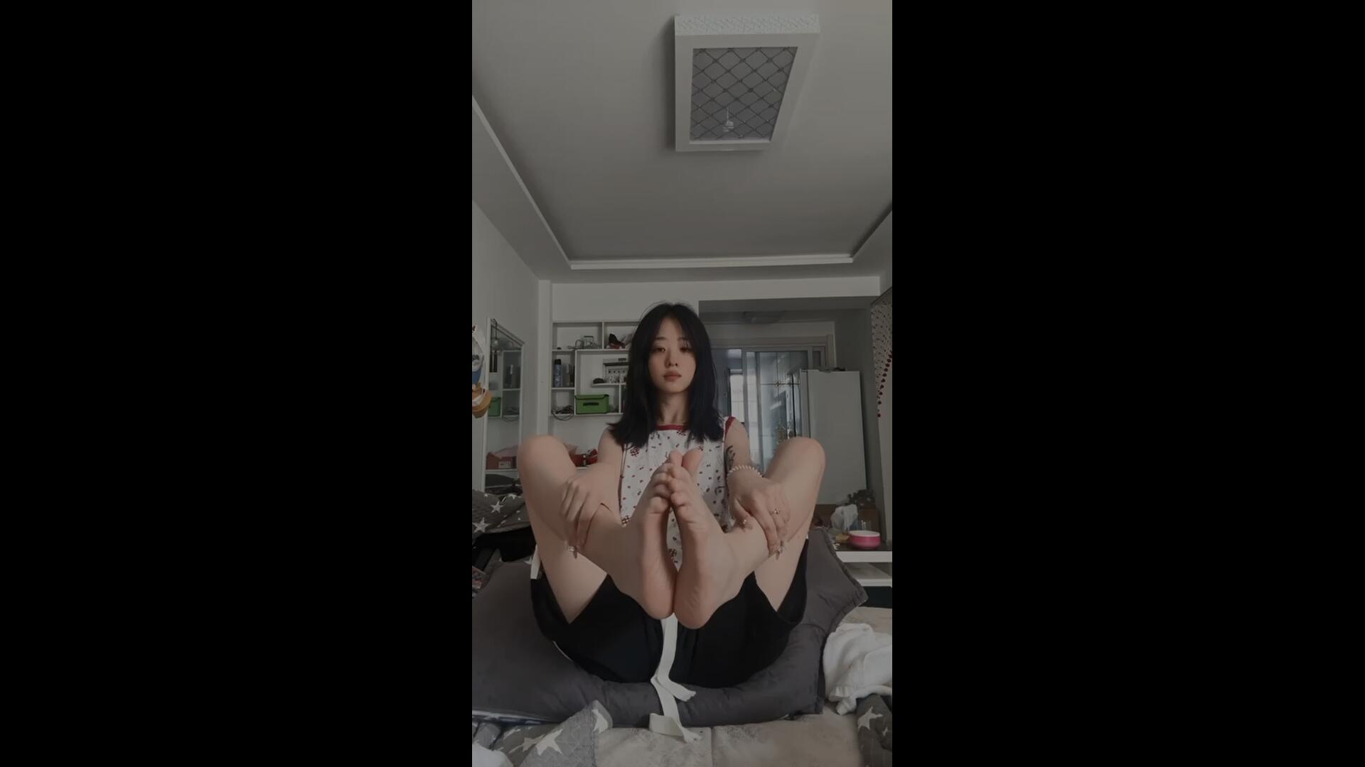 《[寄卖]大学生脚模面试24个视频合集》作品图