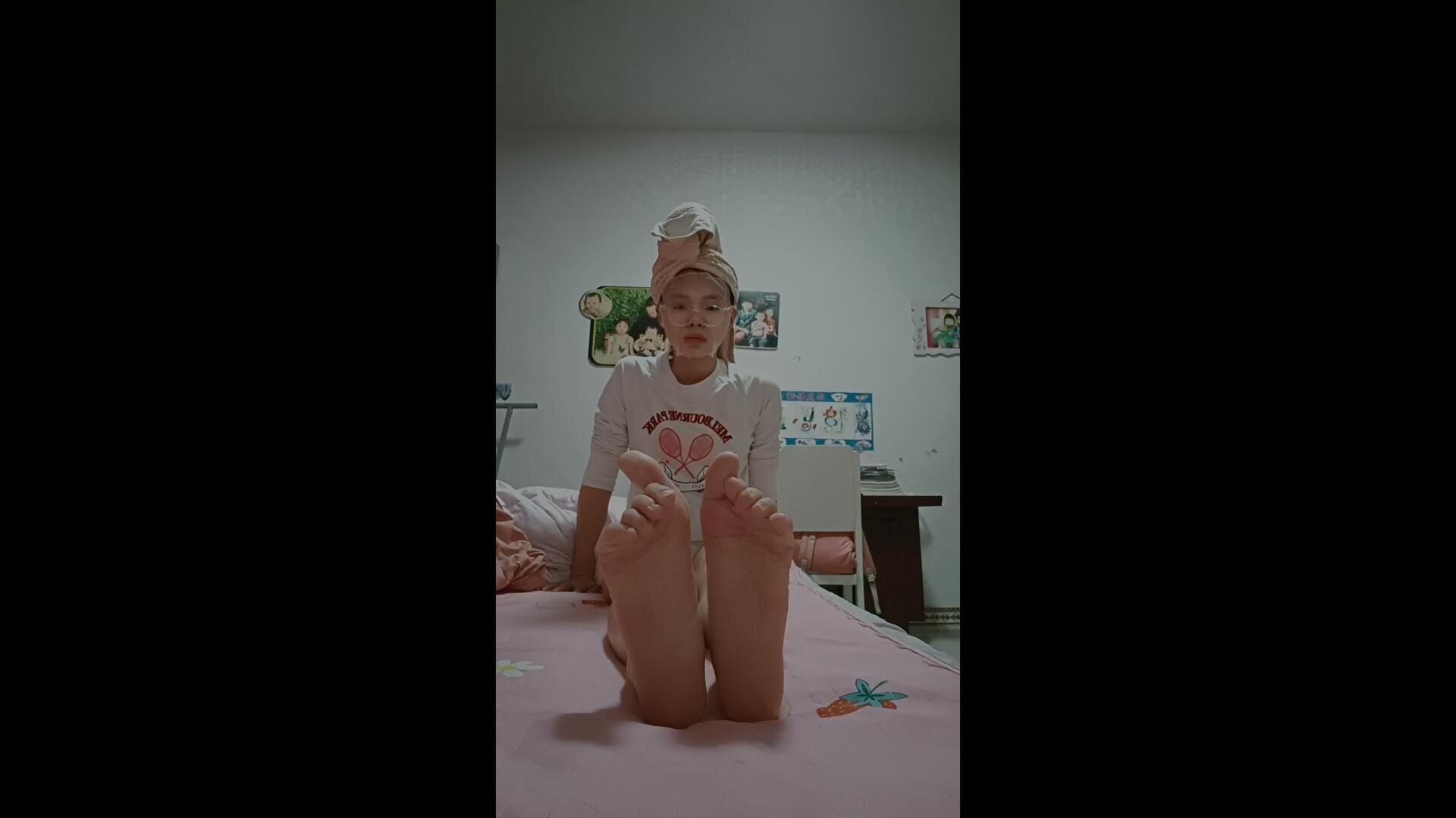 《[寄卖]大学生脚模面试24个视频合集》作品图