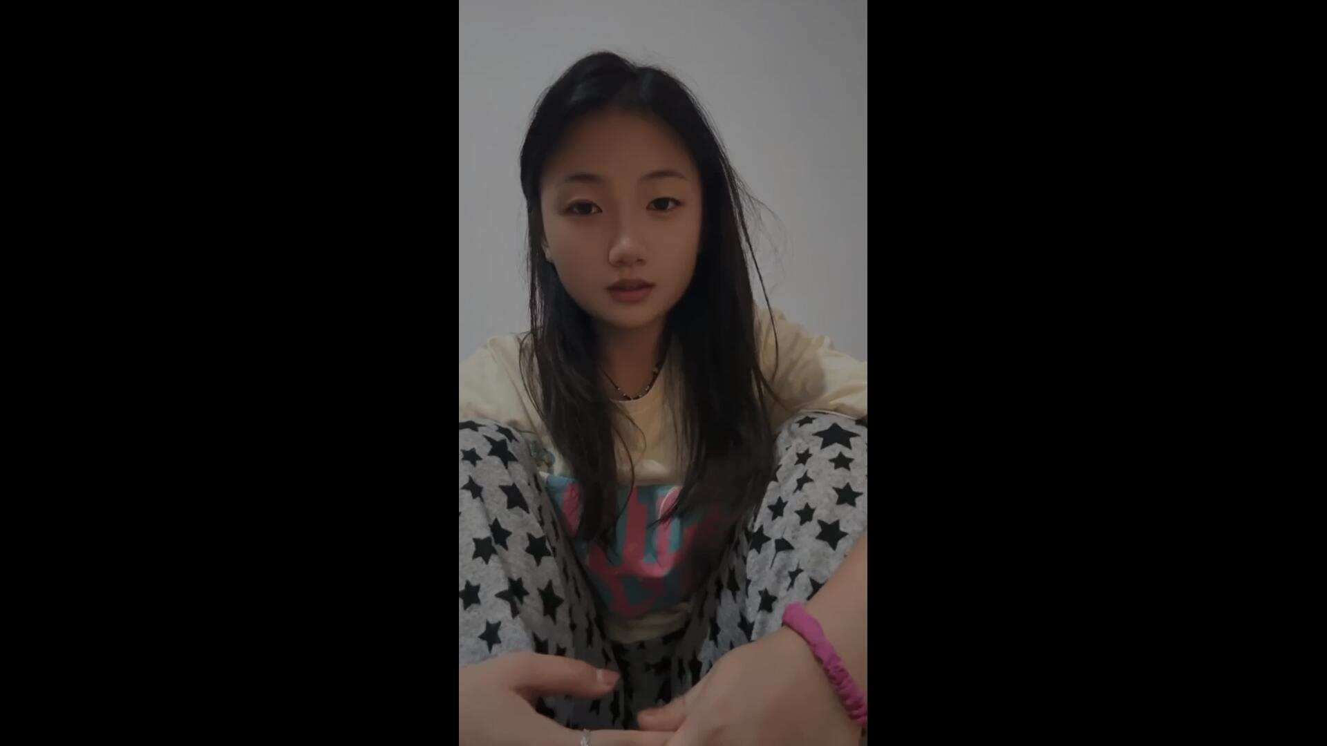 《[寄卖]大学生脚模面试24个视频合集》作品图