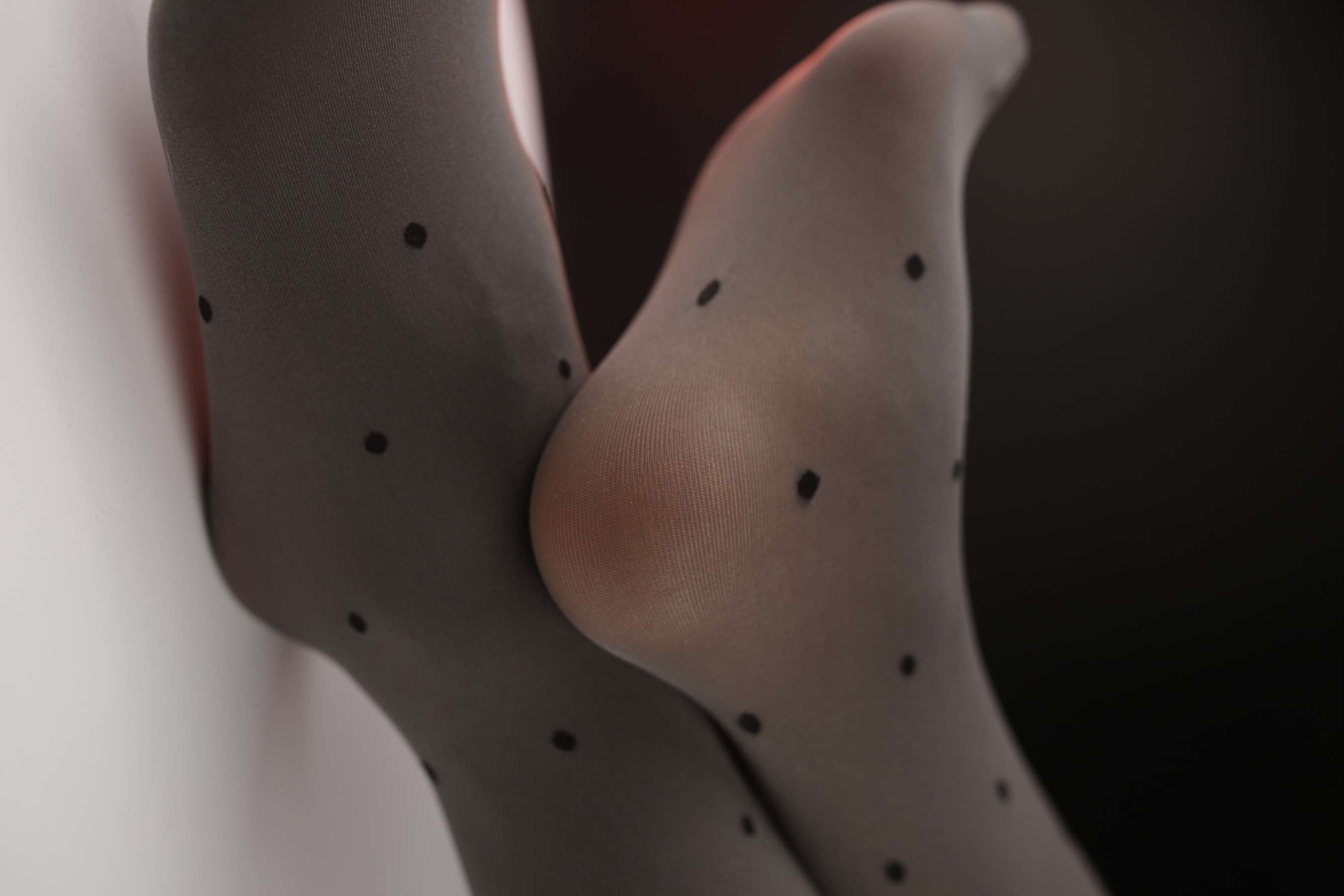 《小糖果微甜  灰色波点》作品图