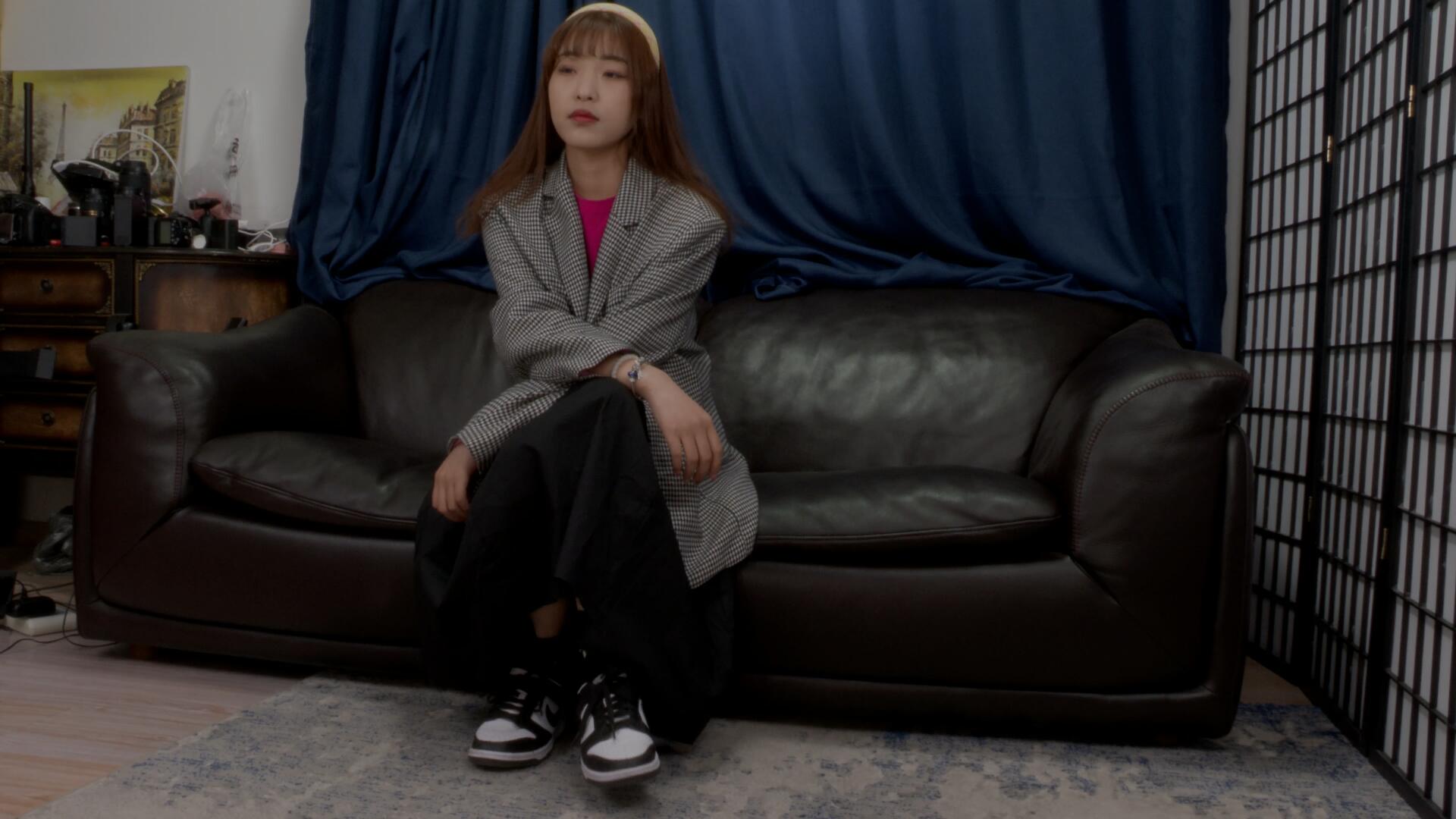 《[寄卖视频]A&F-欣欣展示她的性感大脚丫》作品图