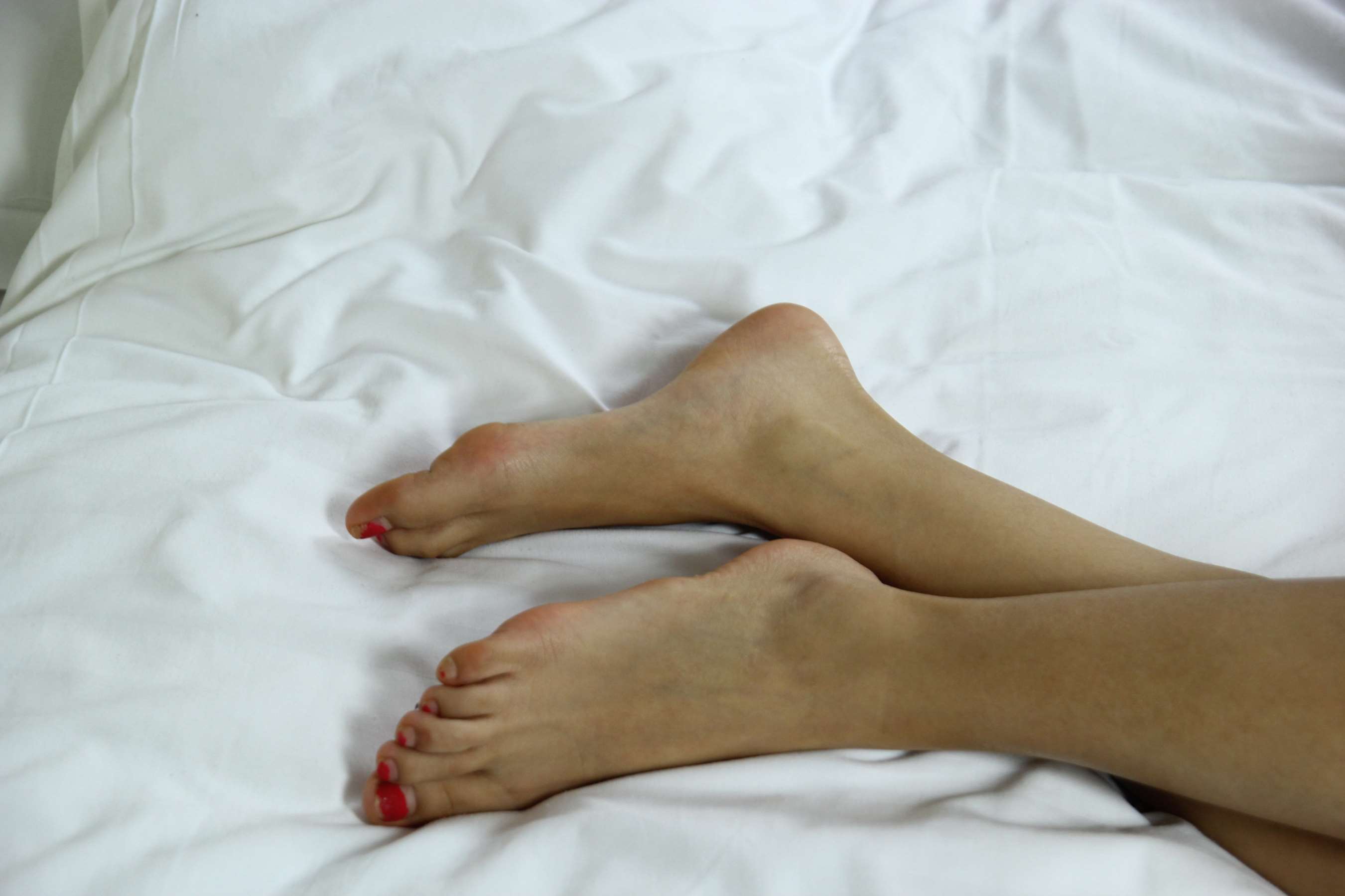 《花季少女“小依”的玉足》作品图