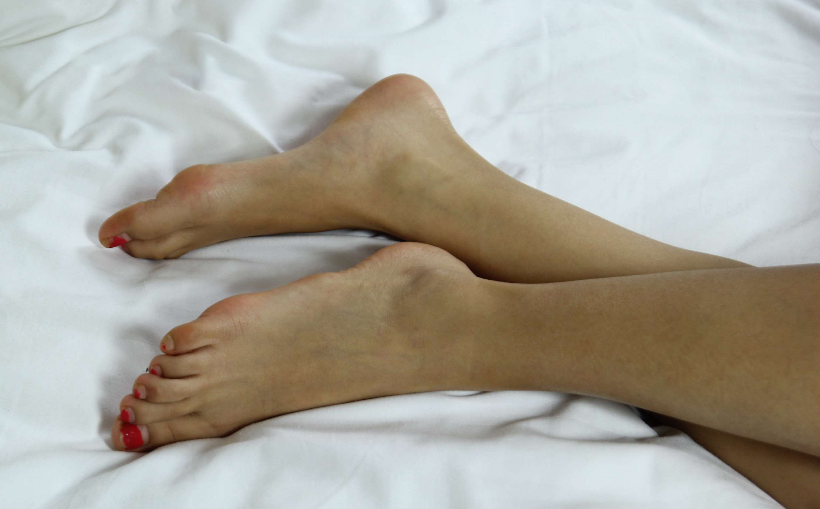 《花季少女“小依”的玉足》作品图