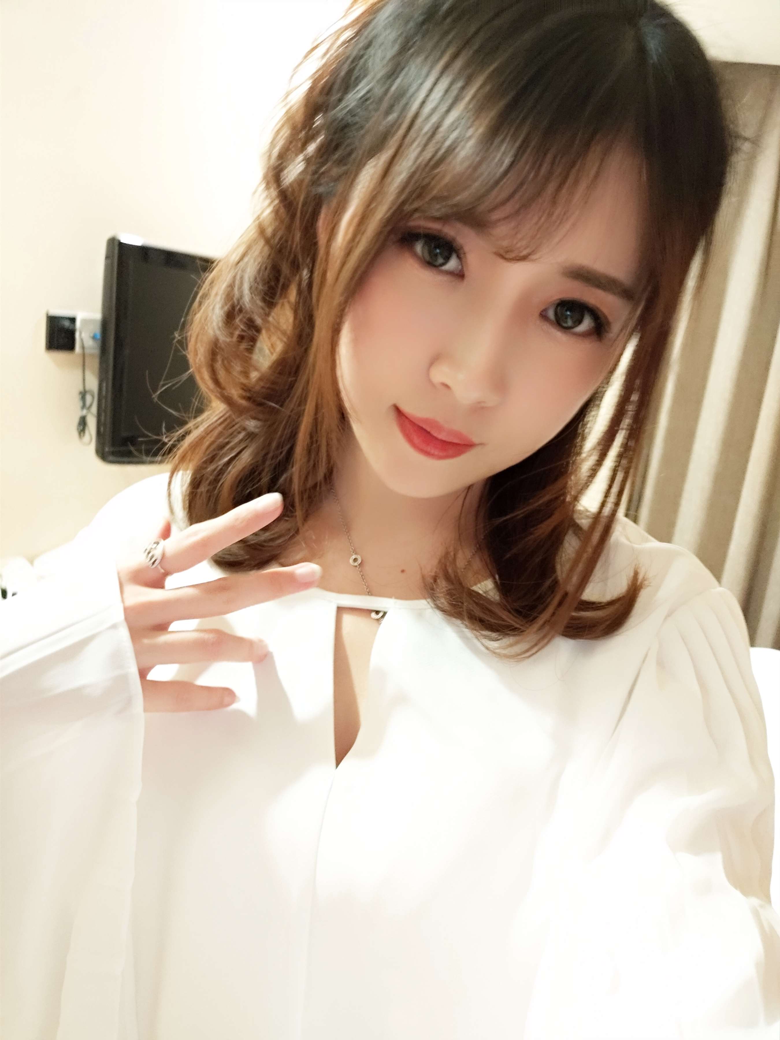 《小女巫露娜 OL风肤色连裤袜》作品图