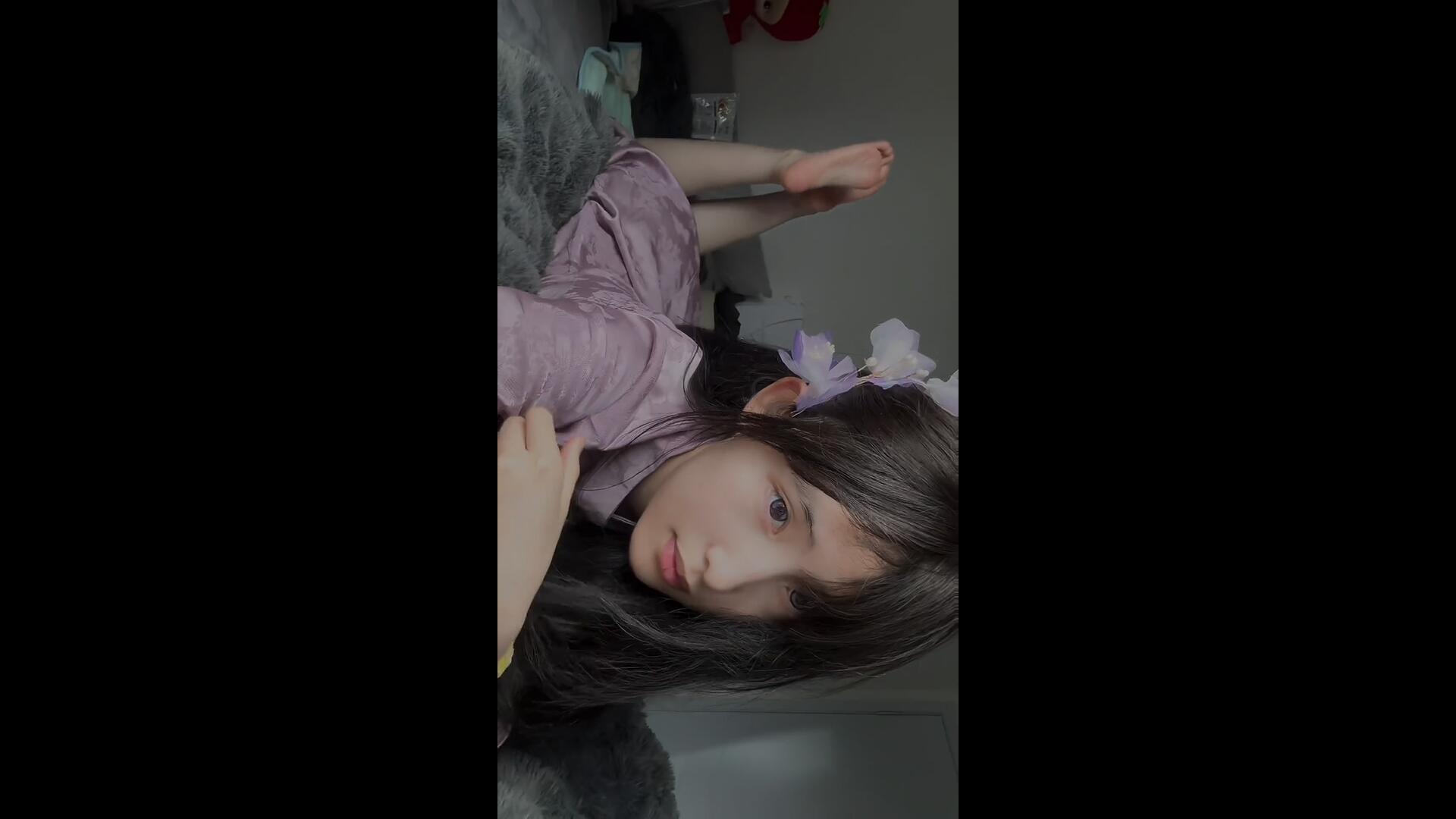 《[寄卖视频]在校大学生美女真实私拍-单人合集9v》作品图