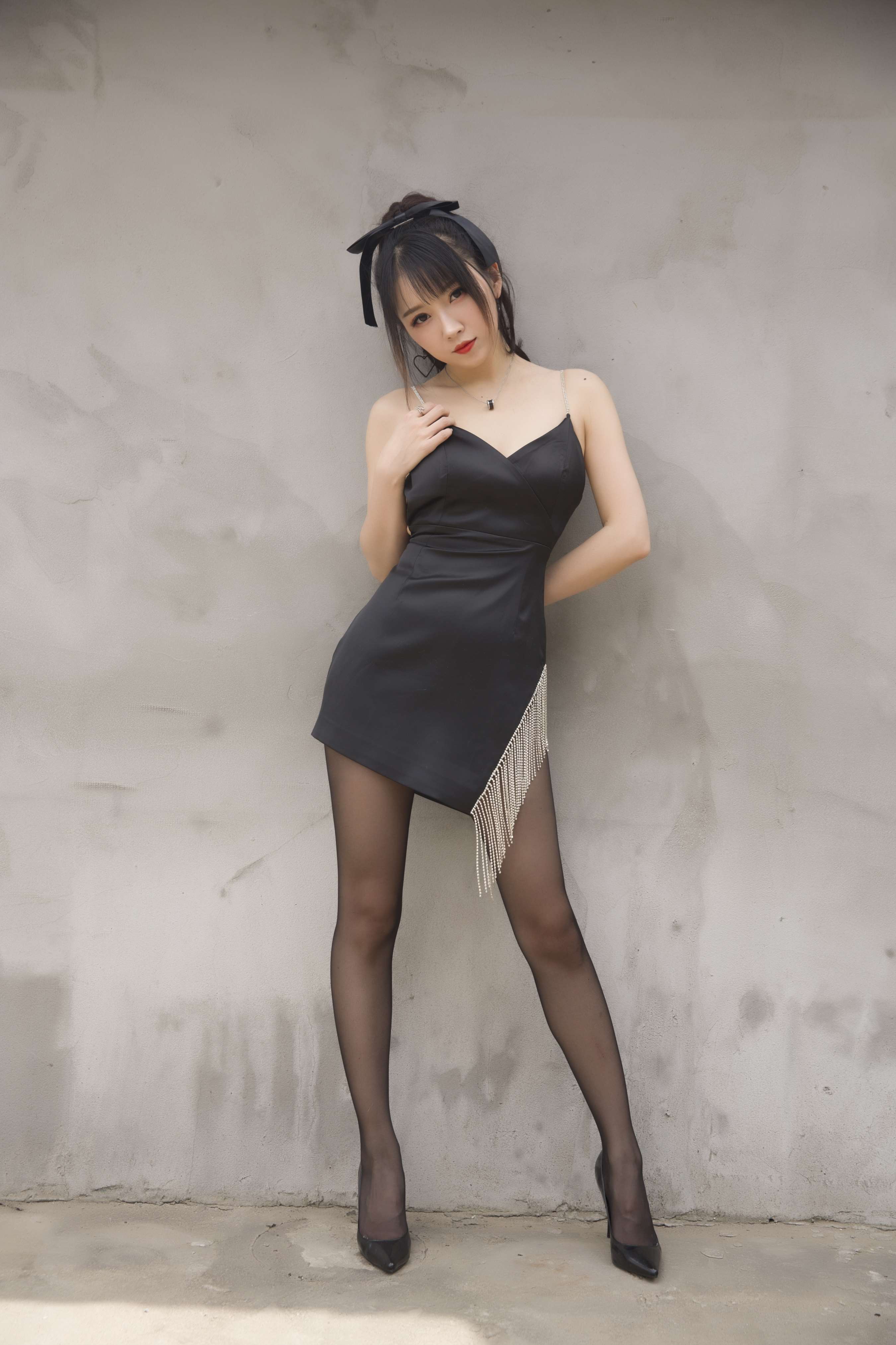 《小女巫露娜 黑色流苏》作品图