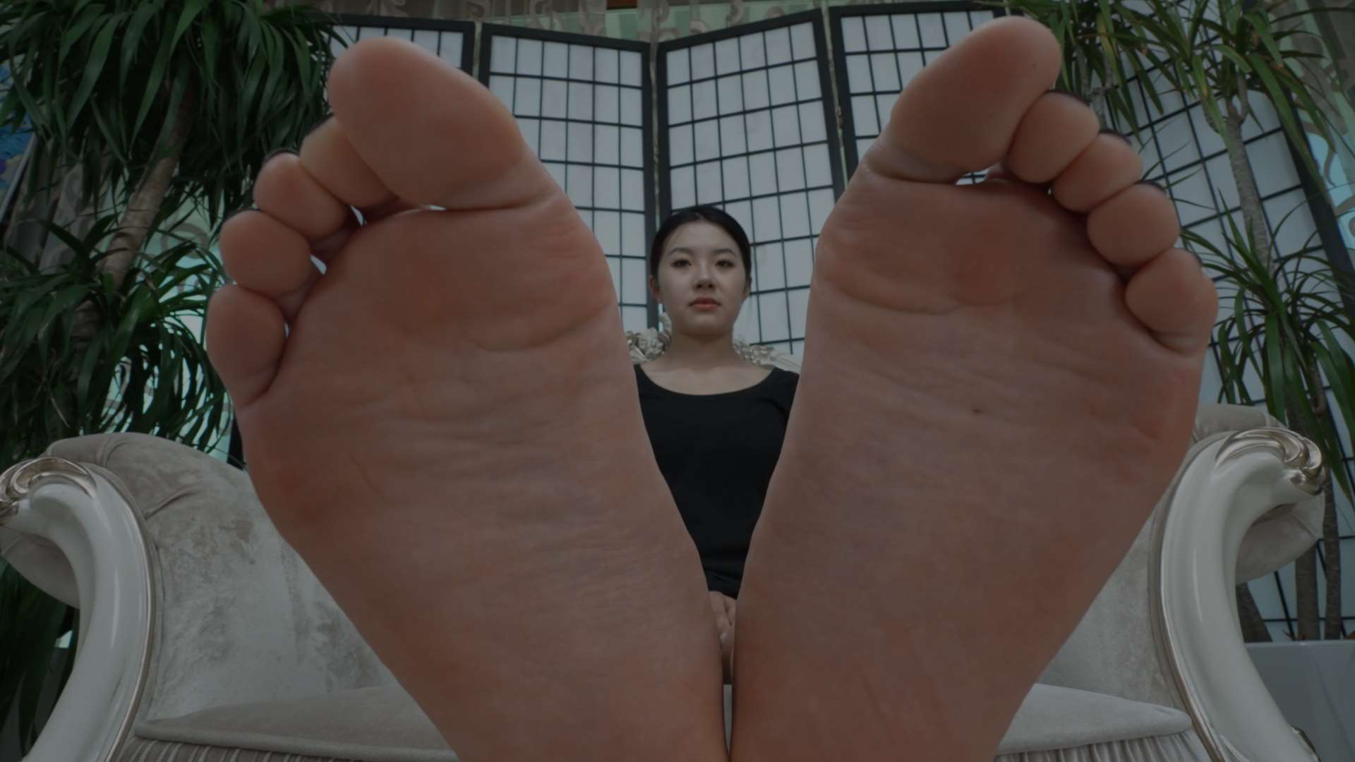 《[寄卖视频]-A&F-石琪展示性感的39Eu大脚》作品图