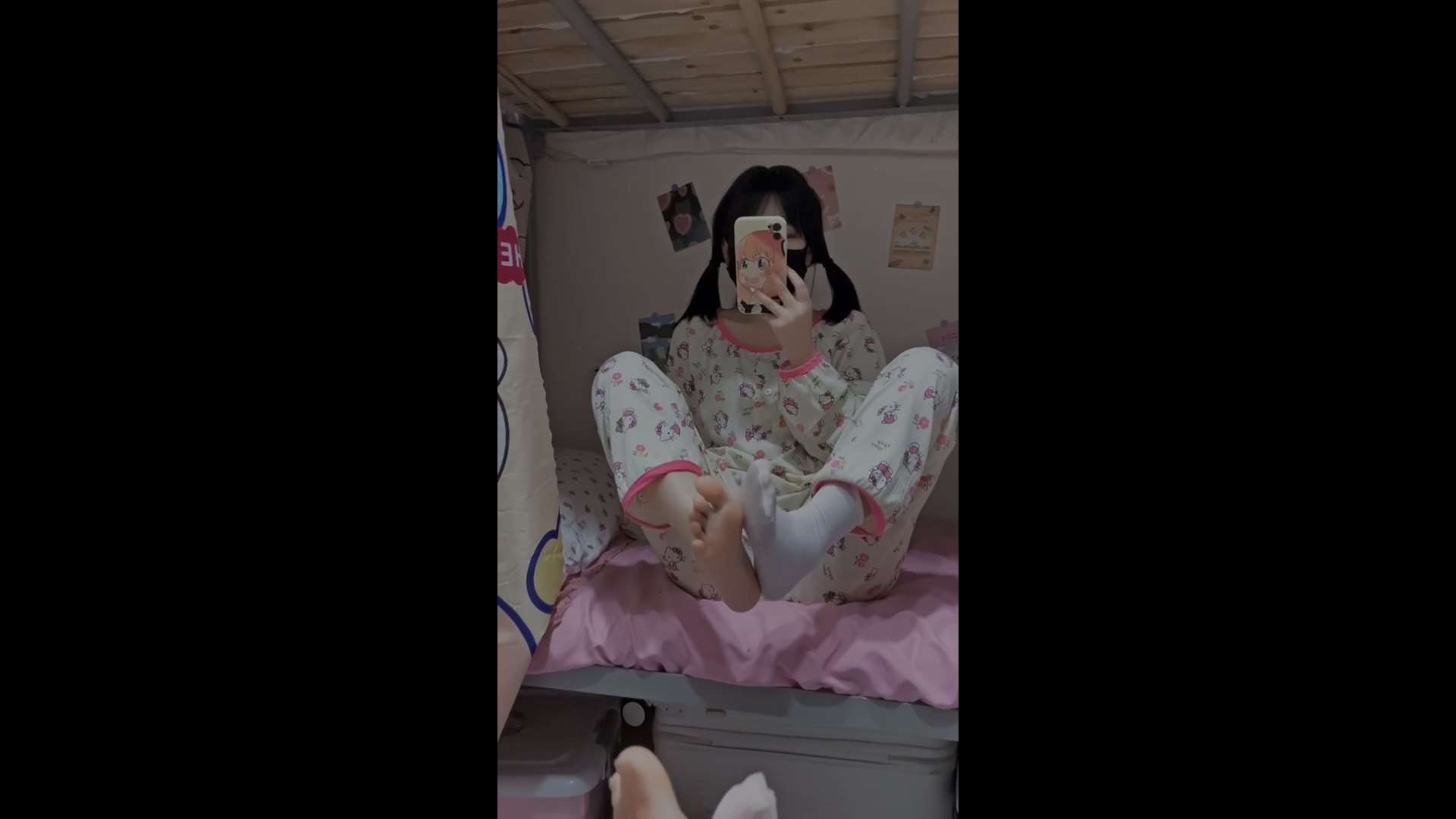 《[视频]少女睡衣棉袜の嫩足》作品图