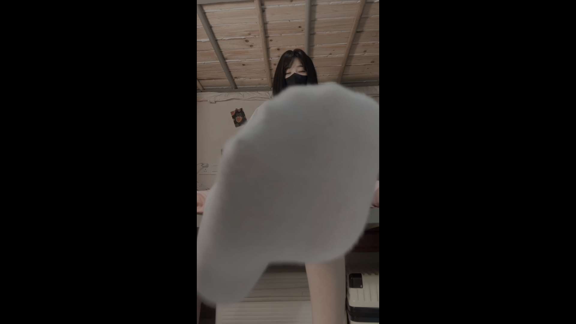 《[视频]校服小姐姐自拍棉袜の嫩足》作品图