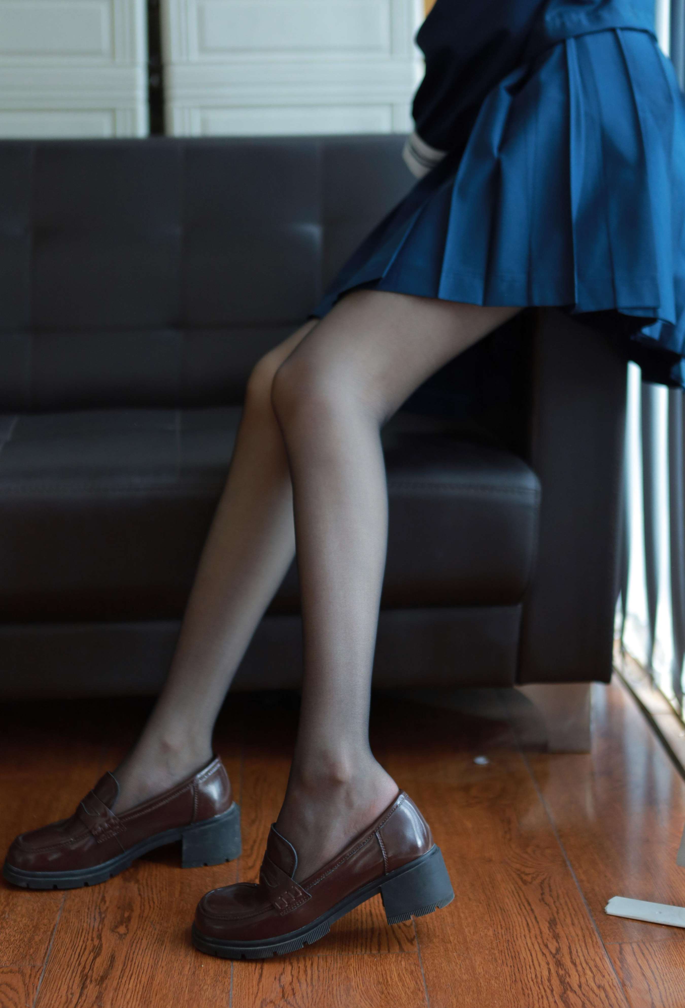 《团团-黑丝JK》作品图