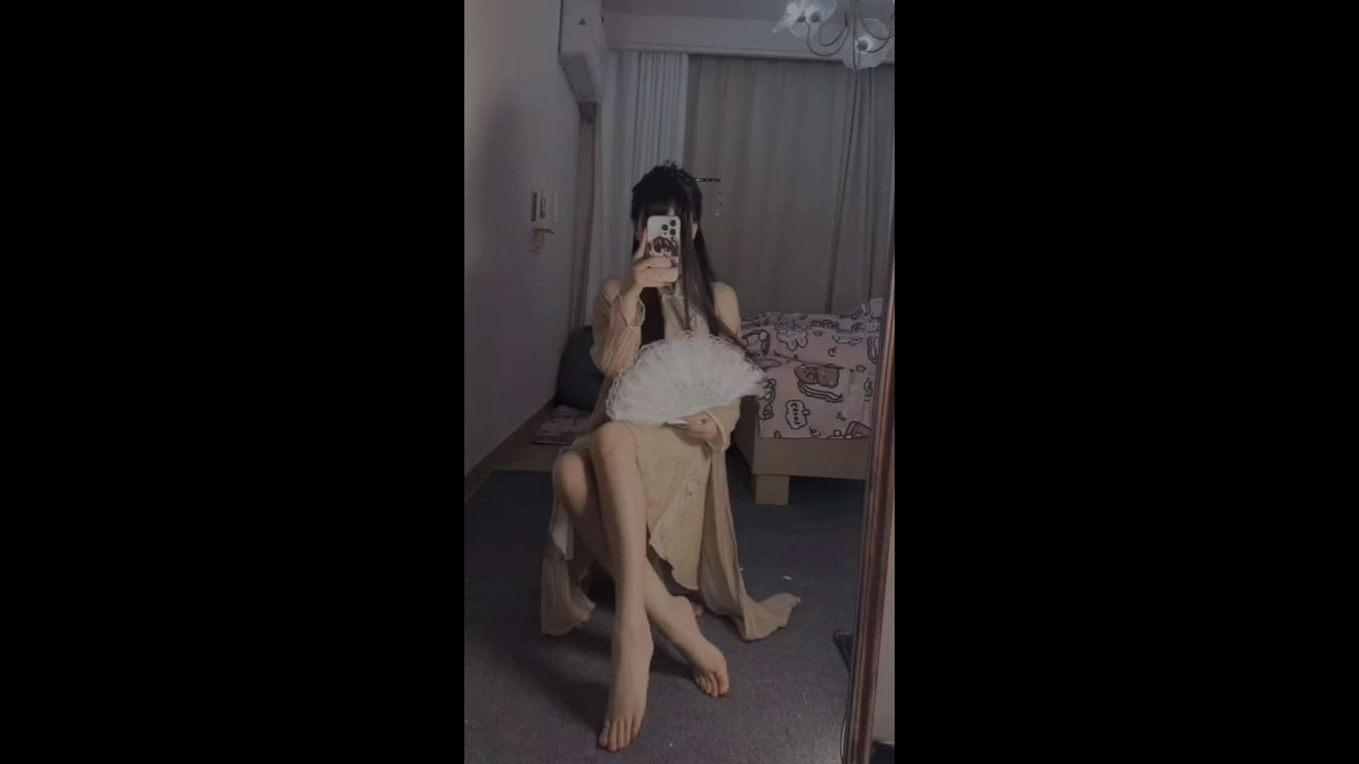 《[视频]少女嫩足穿白棉袜》作品图