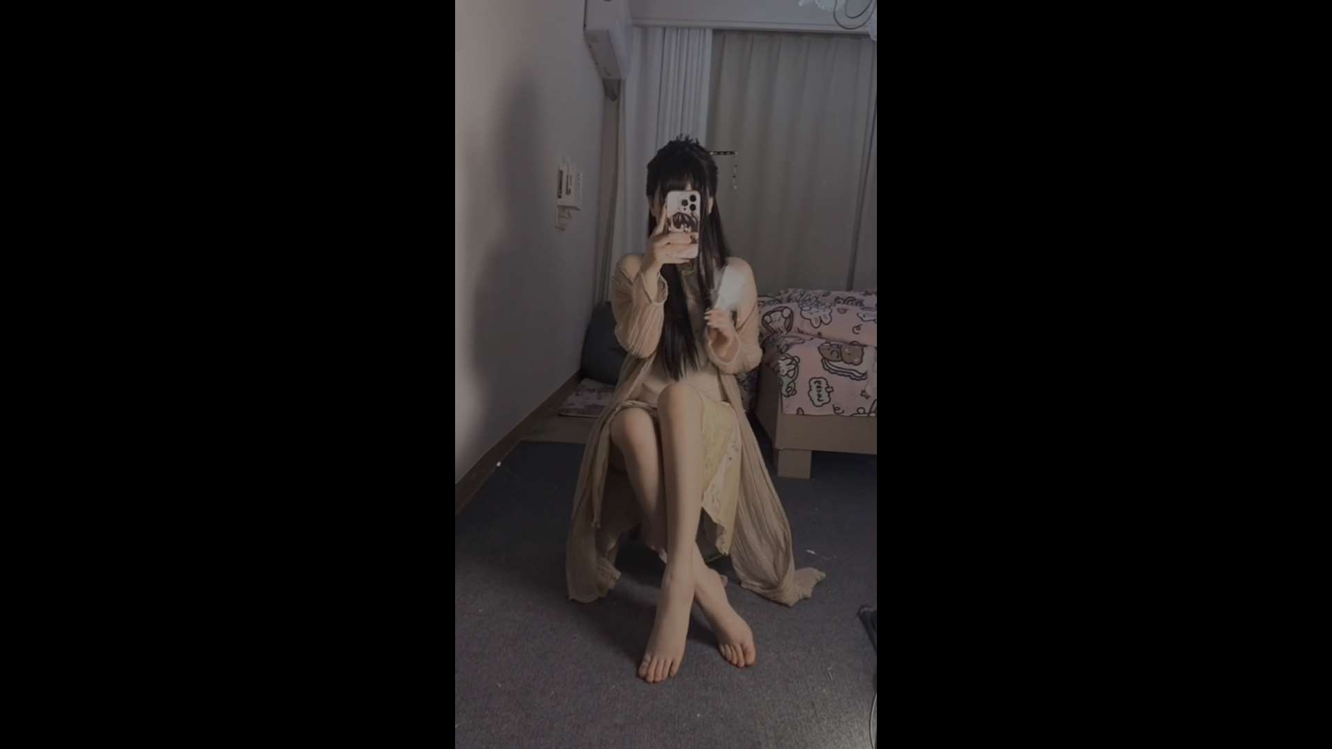 《[视频]少女嫩足穿白棉袜》作品图