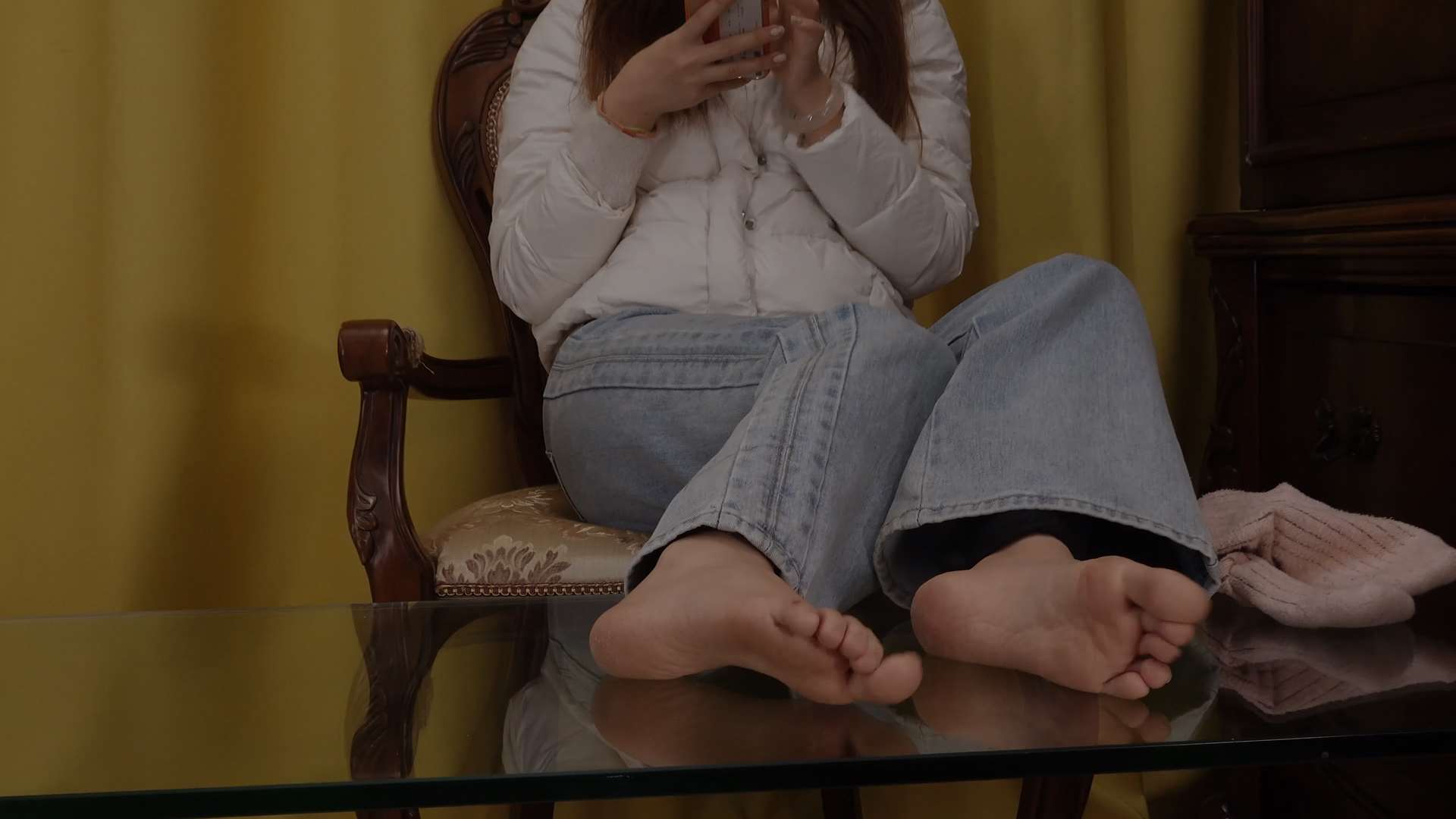 《[寄卖视频]露露的性感小脚》作品图