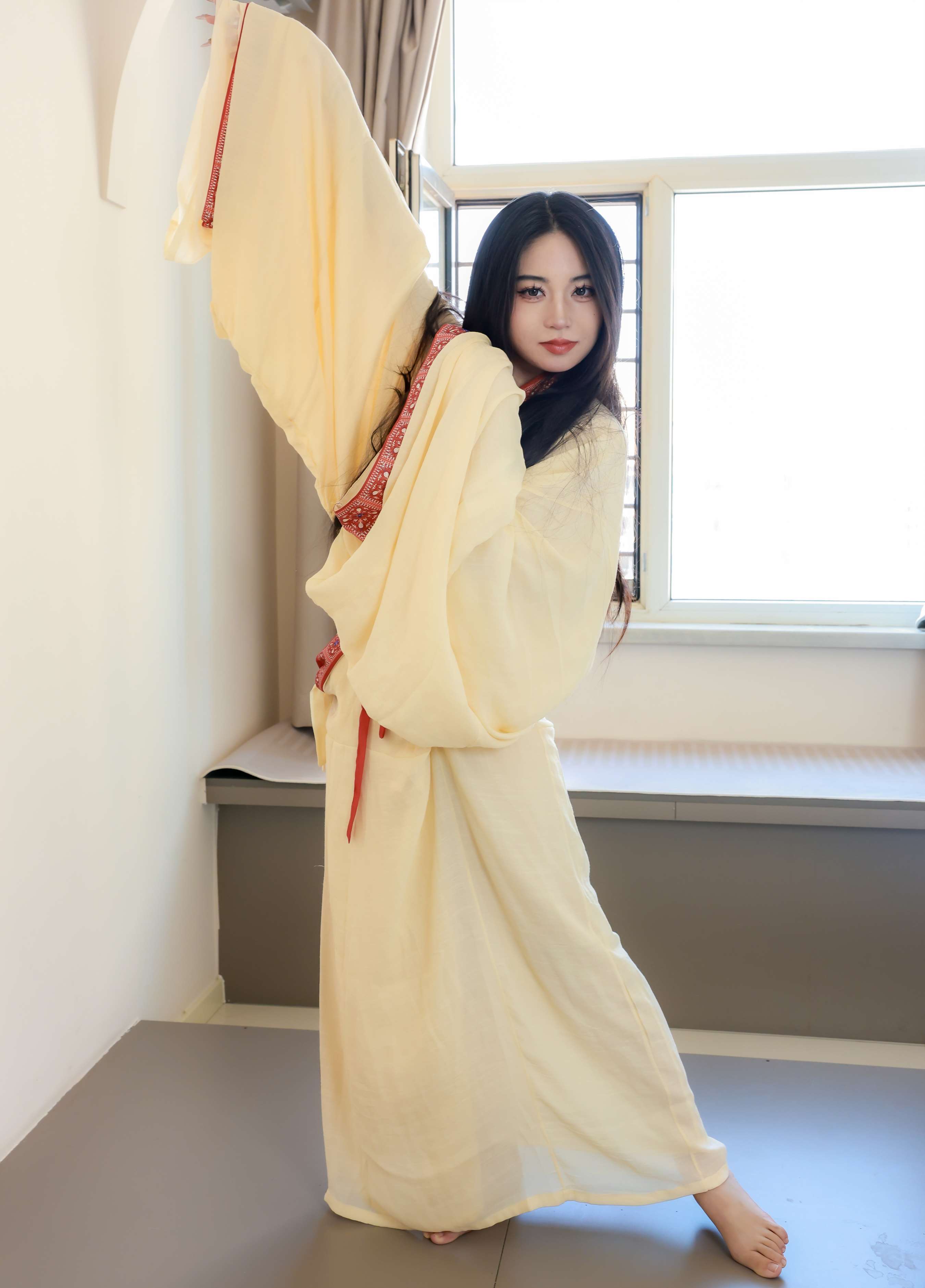 《雨薇汉服の肉丝、赤足》作品图