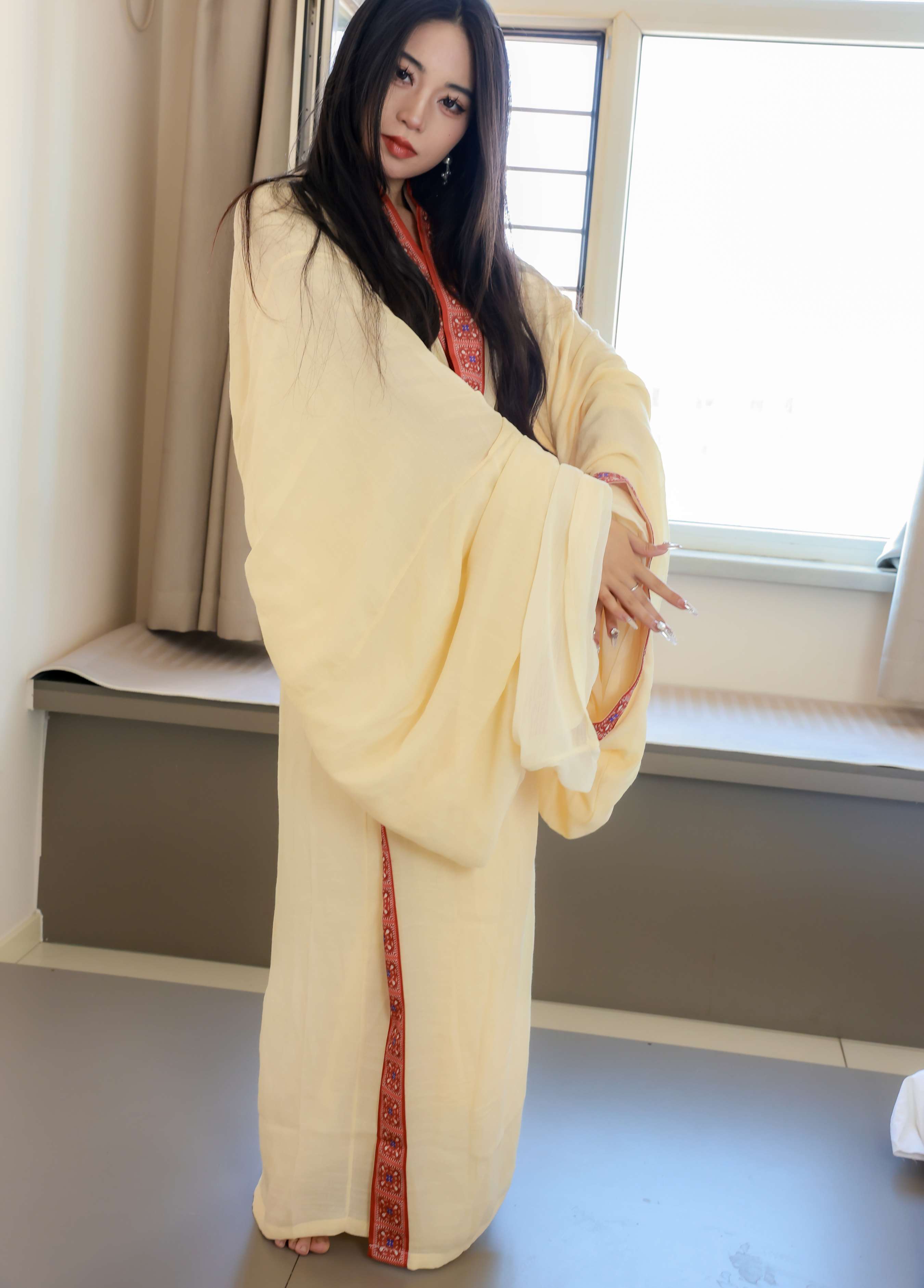 《雨薇汉服の肉丝、赤足》作品图