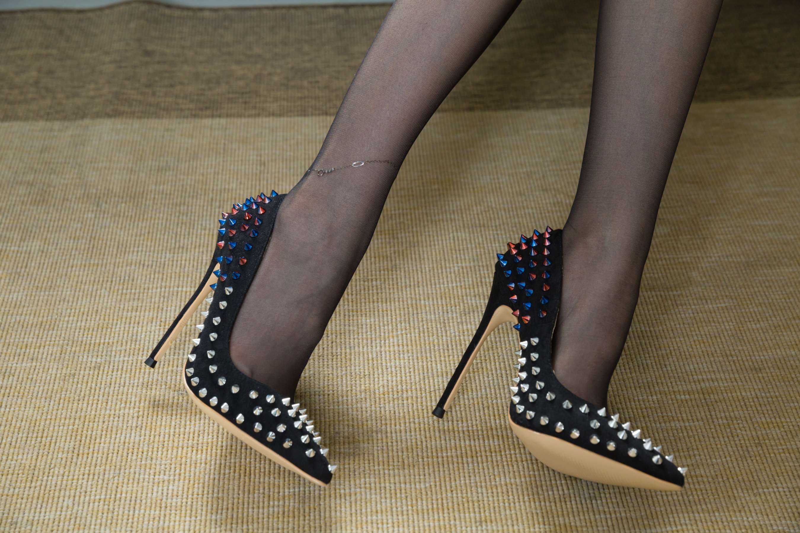 《Sia 闪亮黑丝》作品图