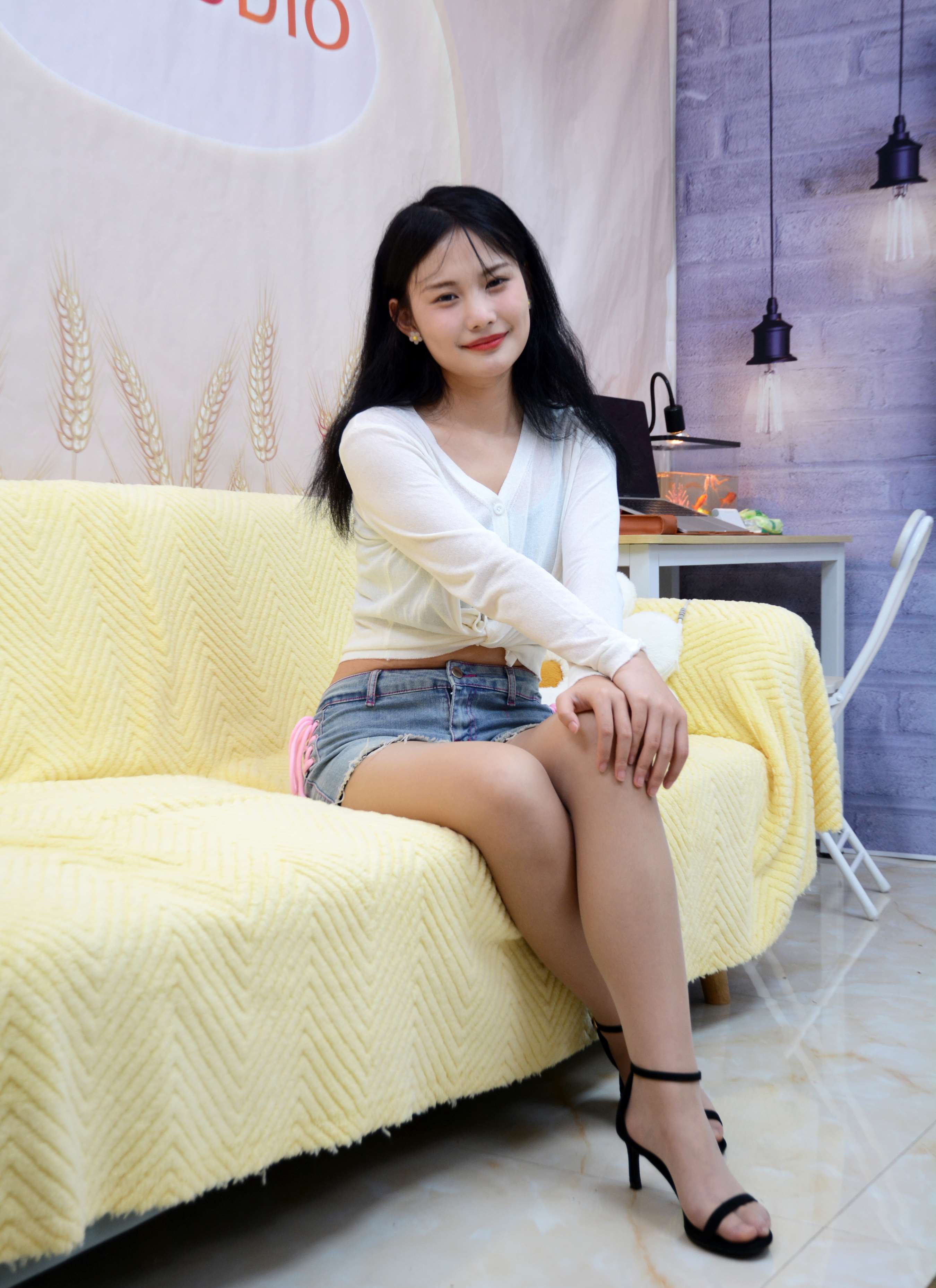 《幺幺-职业微笑》作品图