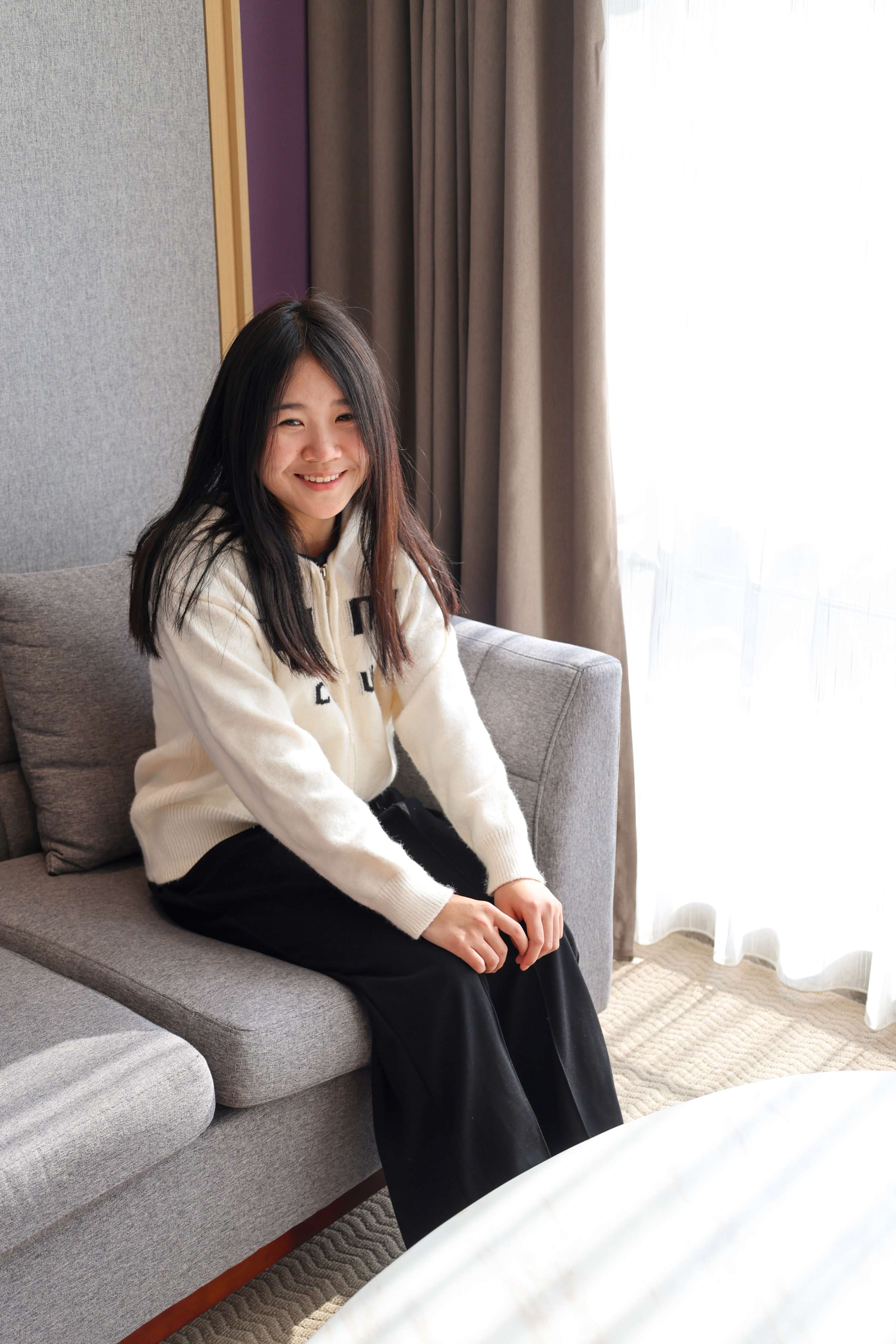 《少女板鞋白棉袜》作品图