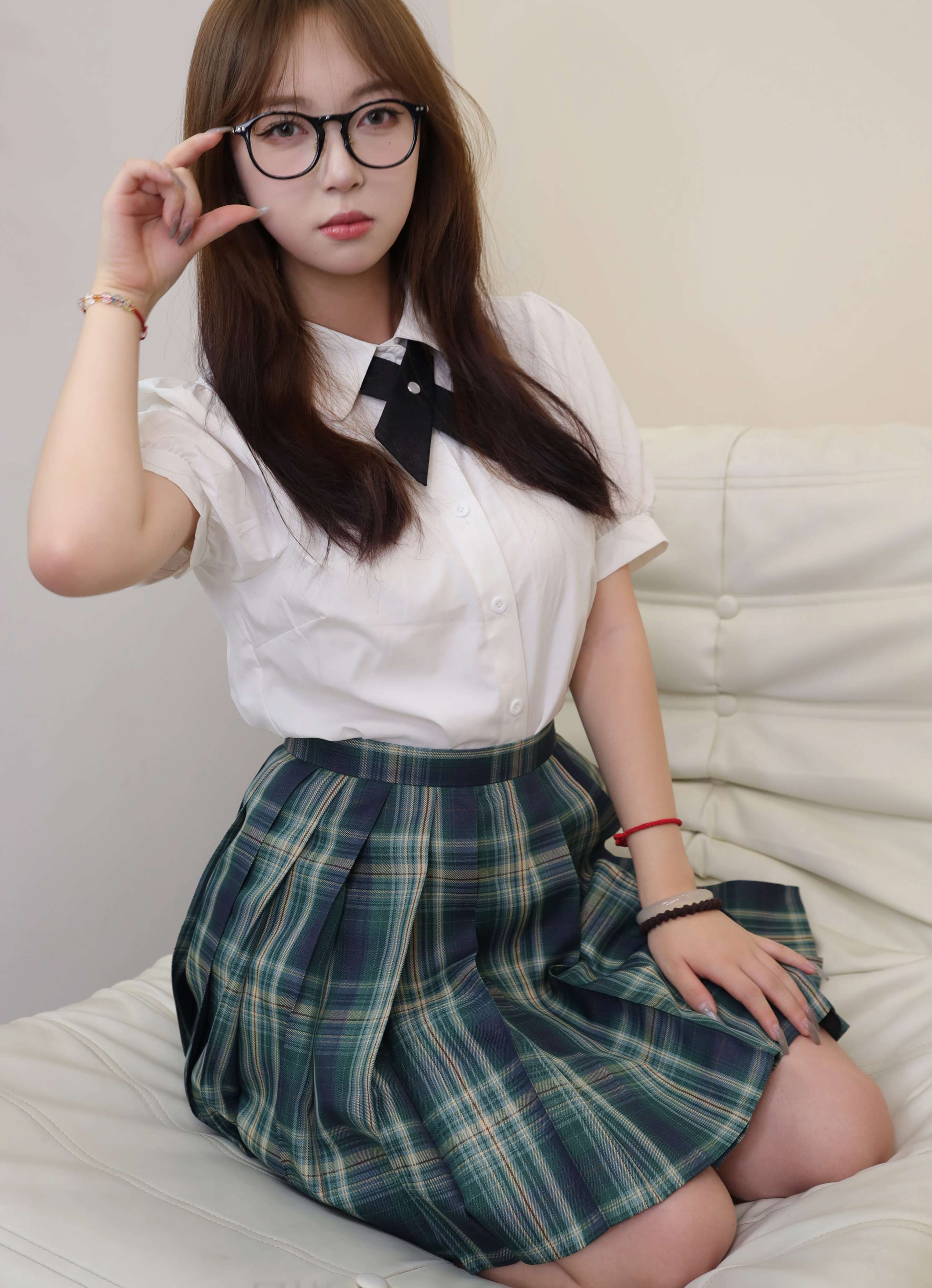 《姜姜JK白丝裸足》作品图