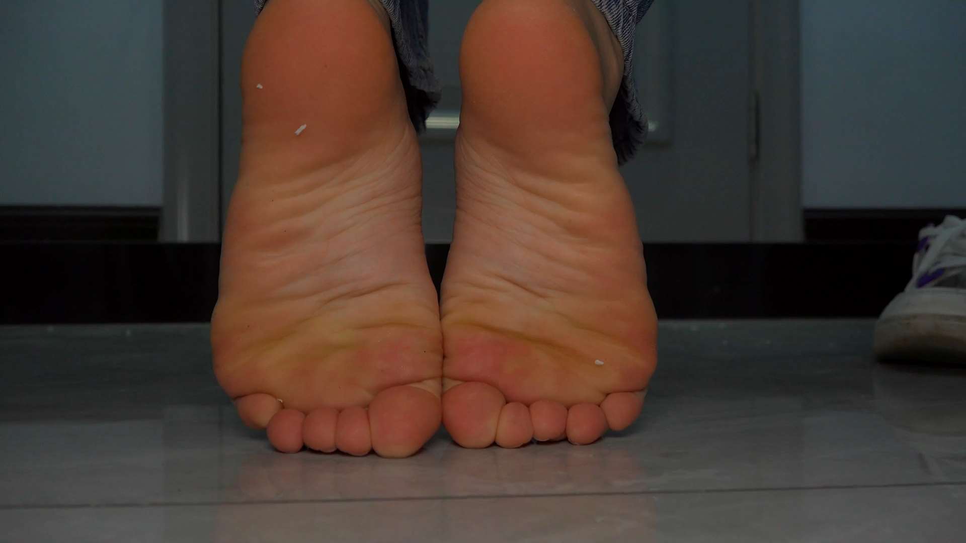 《[视频]糖糖-两天没换臭袜子》作品图