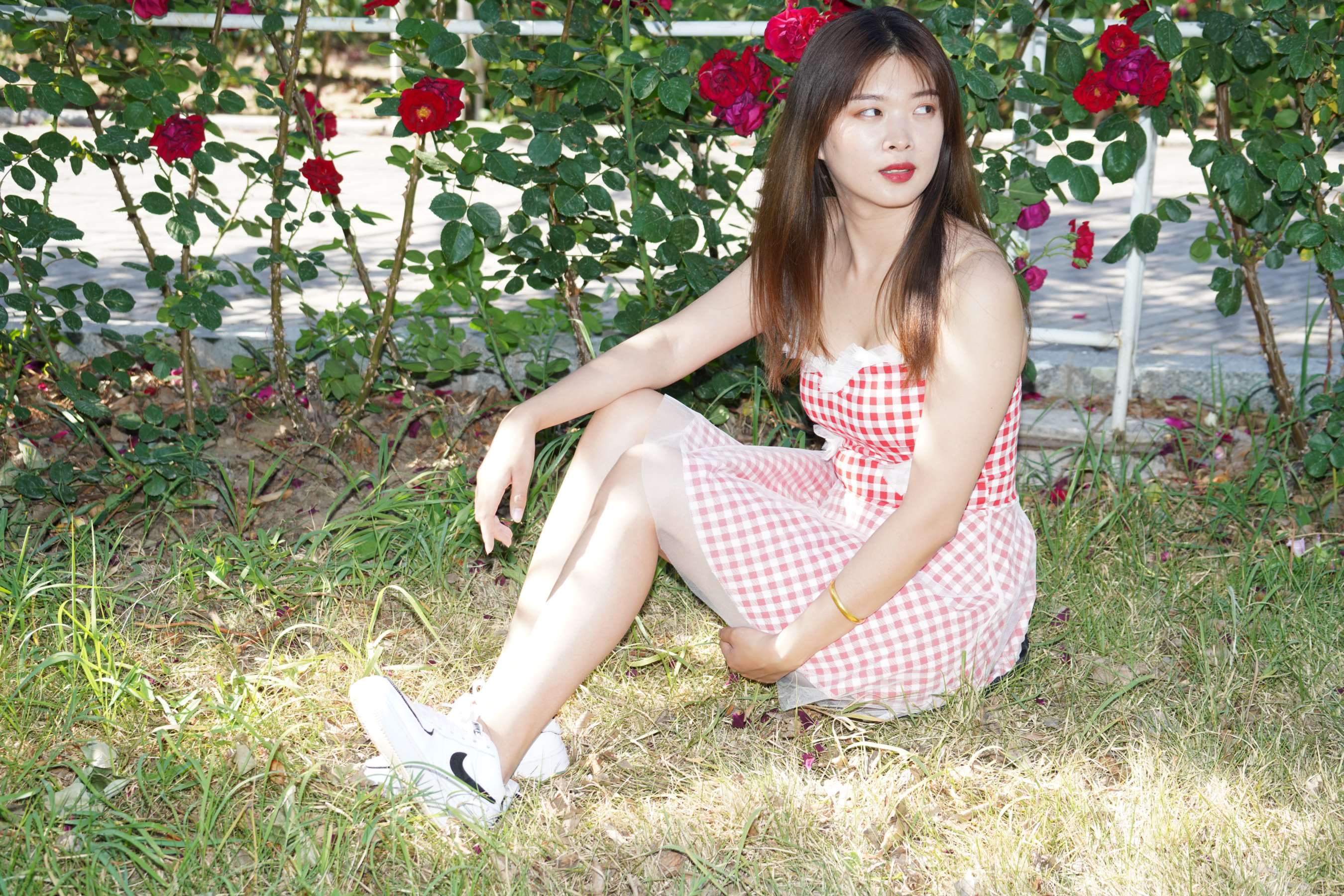 《理工科凡凡裸足》作品图