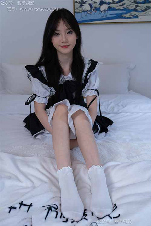 《[甜予摄影] NO.083 璇璇-运动鞋、白棉袜、裸足(带视频)》作品图
