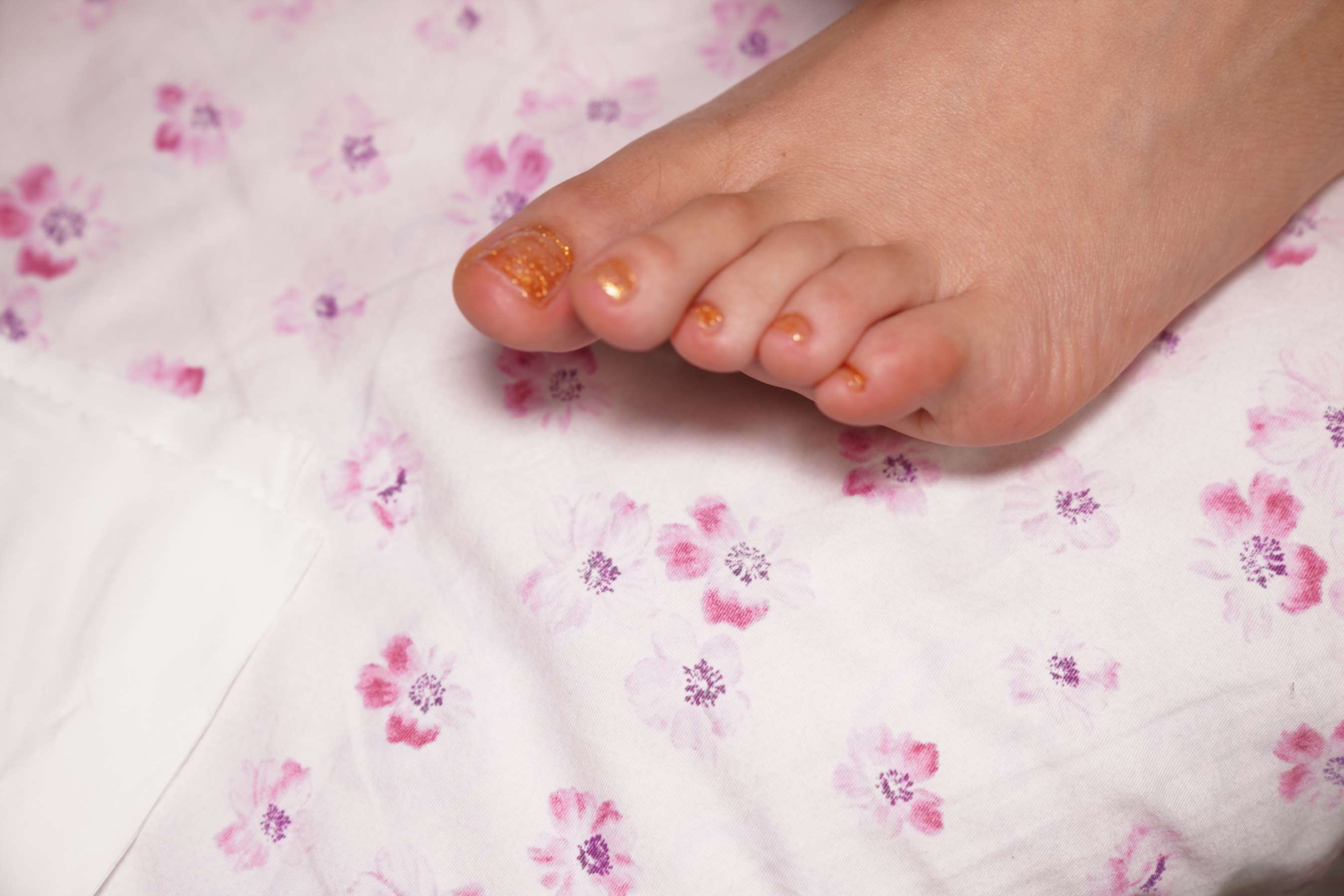 《Anne嫩足戏葡萄》作品图