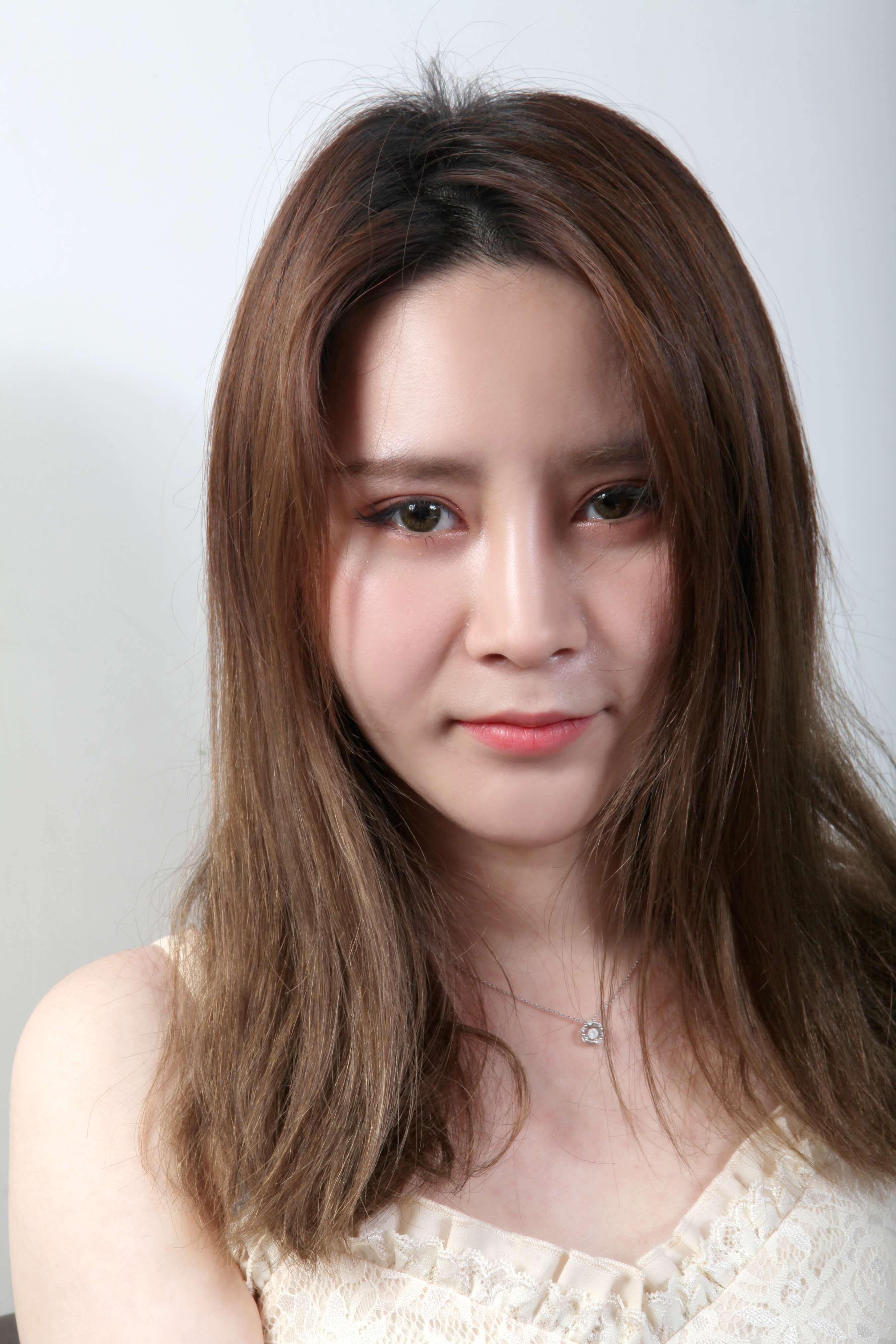 《露露沙发展嫩足》作品图