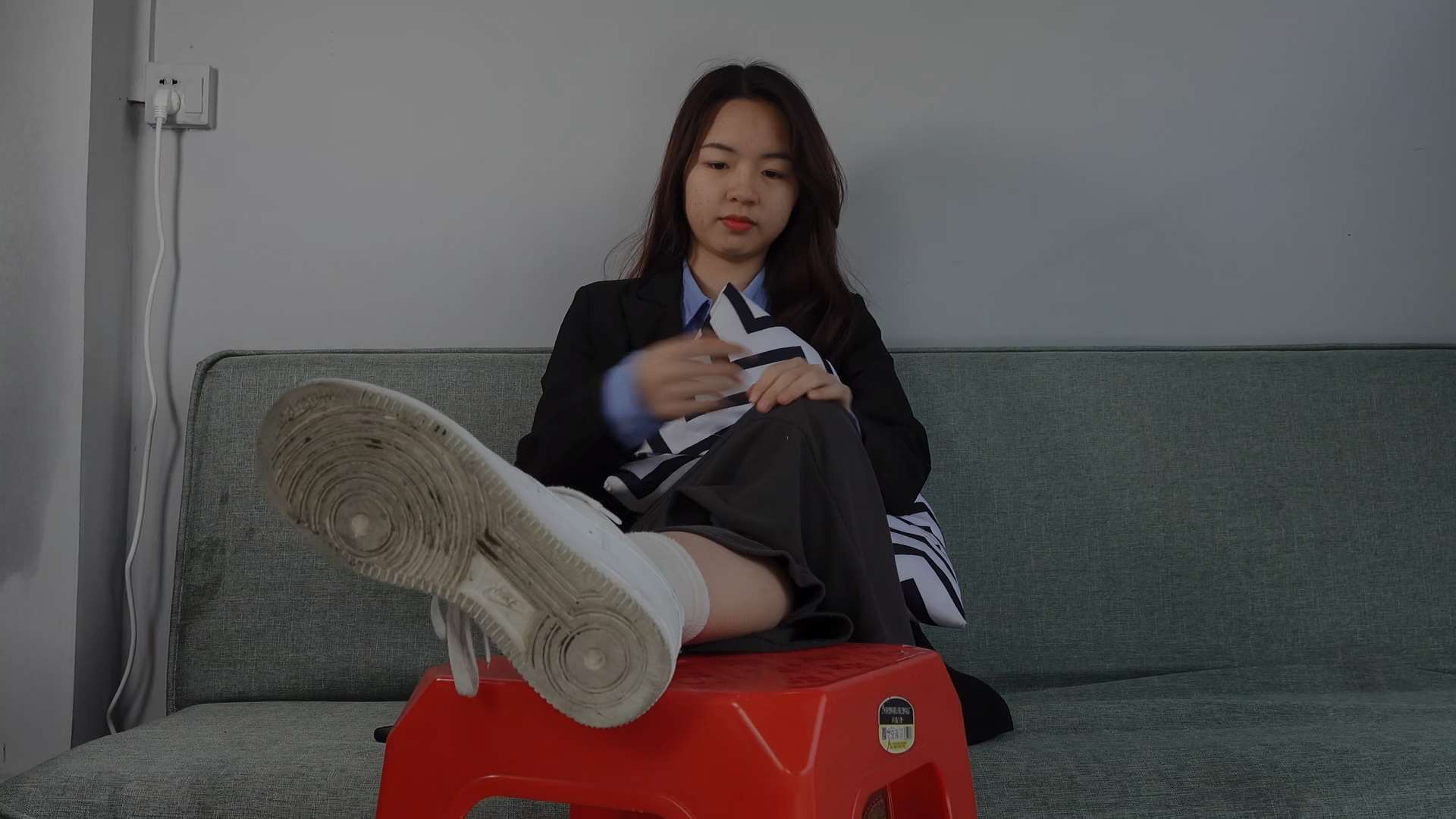 《[视频]捆起淇淇的双脚挠她》作品图