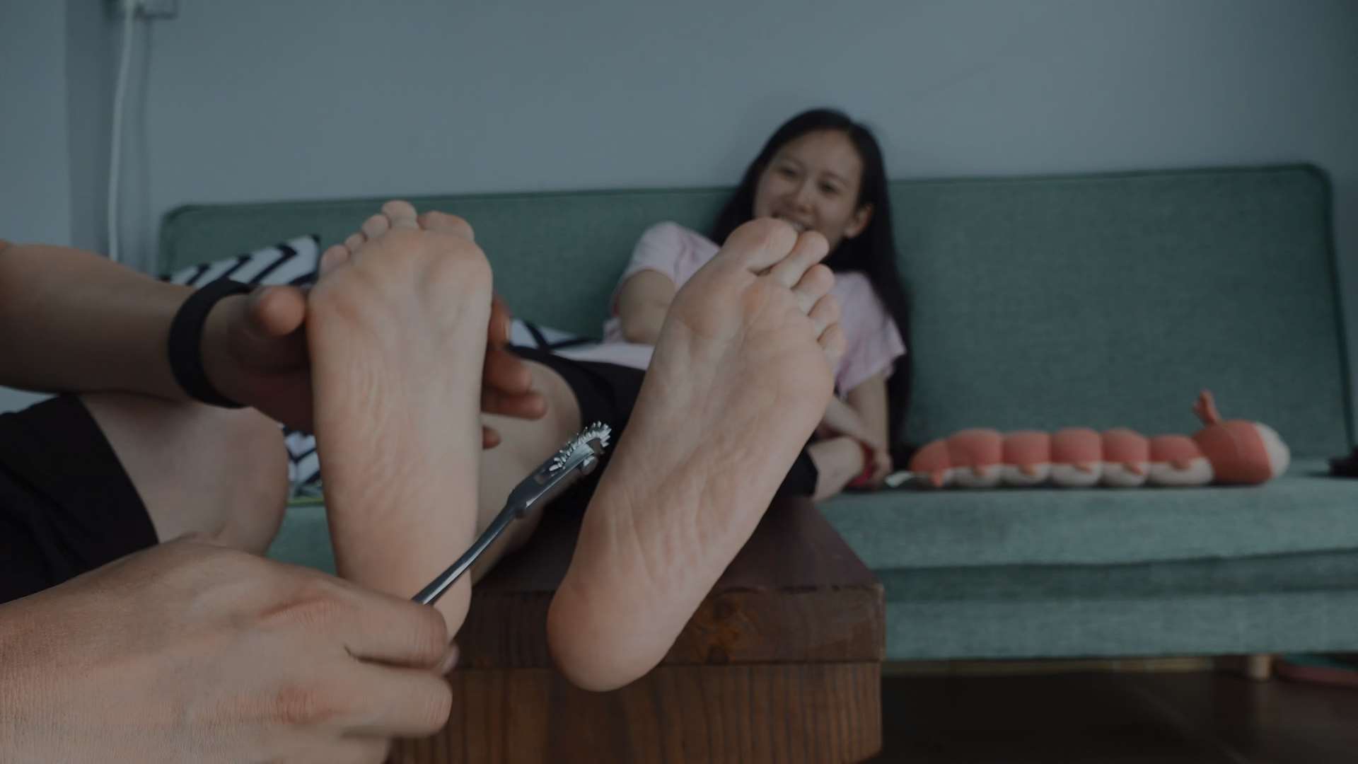 《[视频]挠小如白白的美脚太开心了》作品图