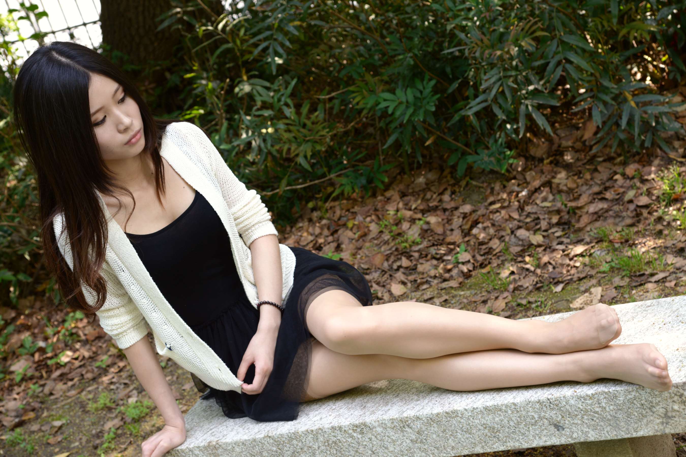 《小姐姐纱裙肉丝》作品图