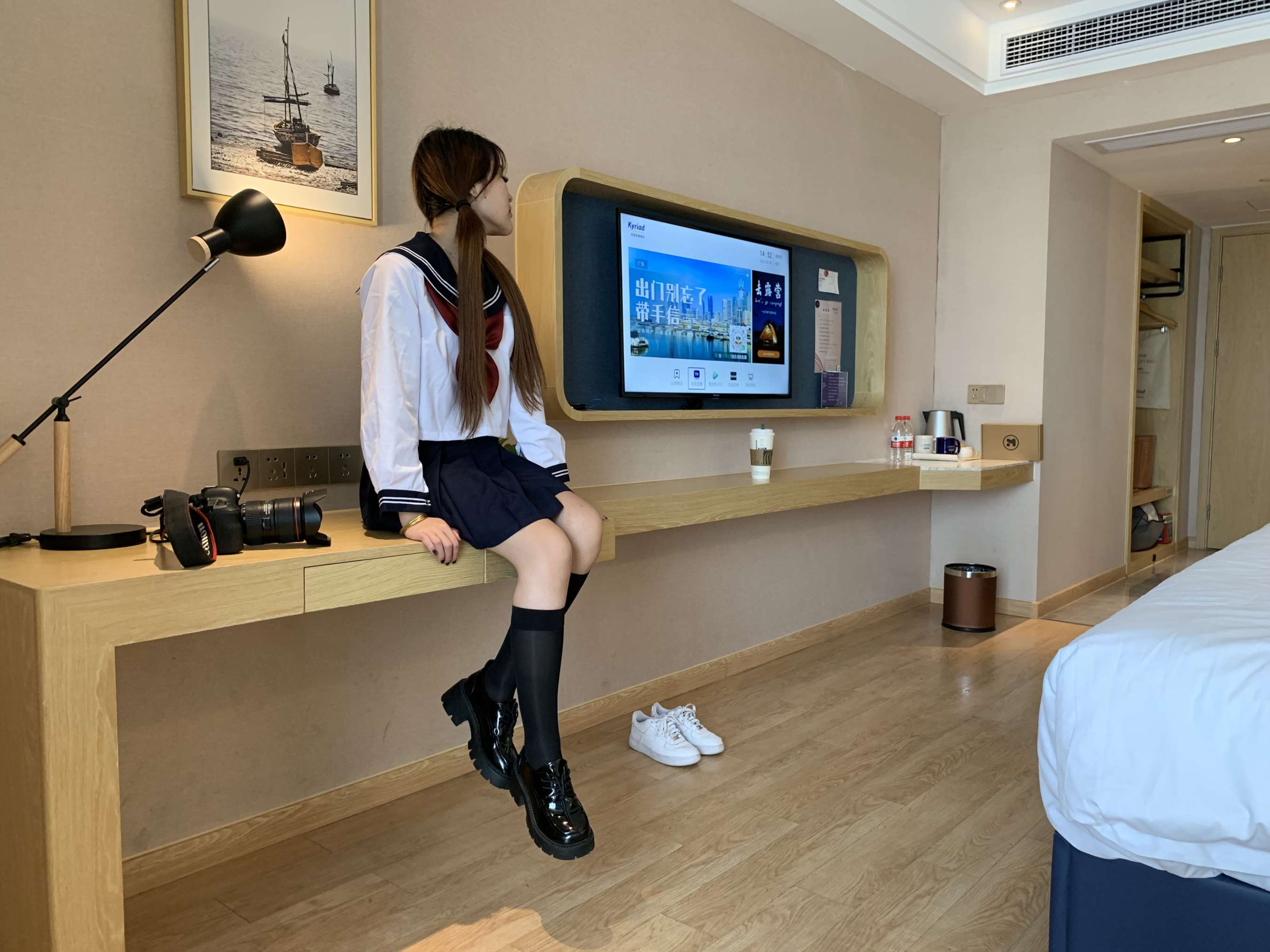 《约拍5个学生妹原味棉袜丝袜裸足》作品图