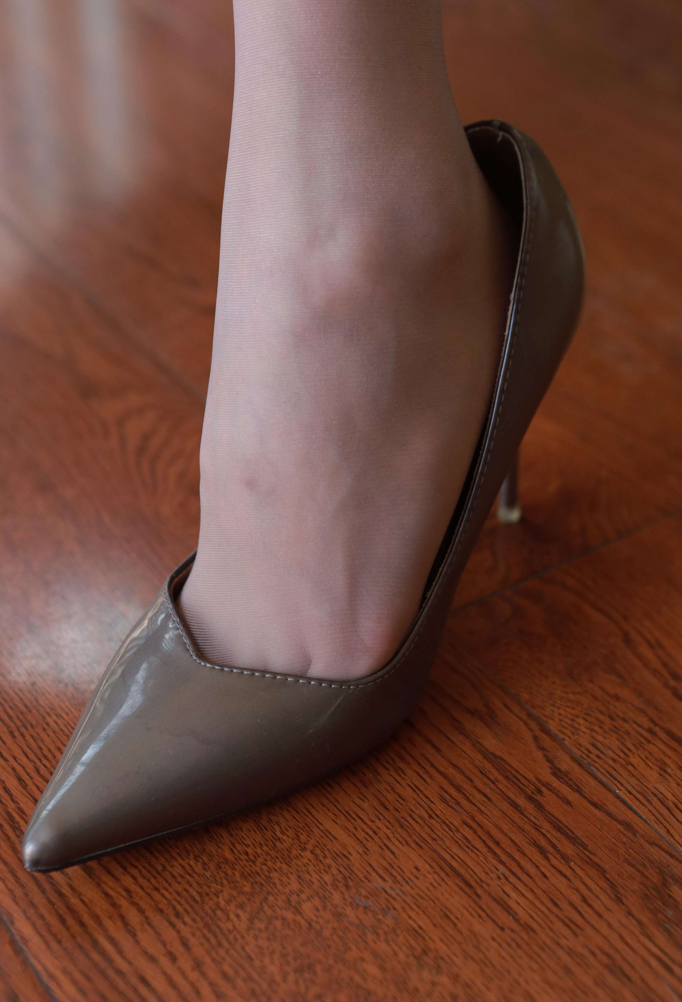 《小九-包臀黑裙》作品图