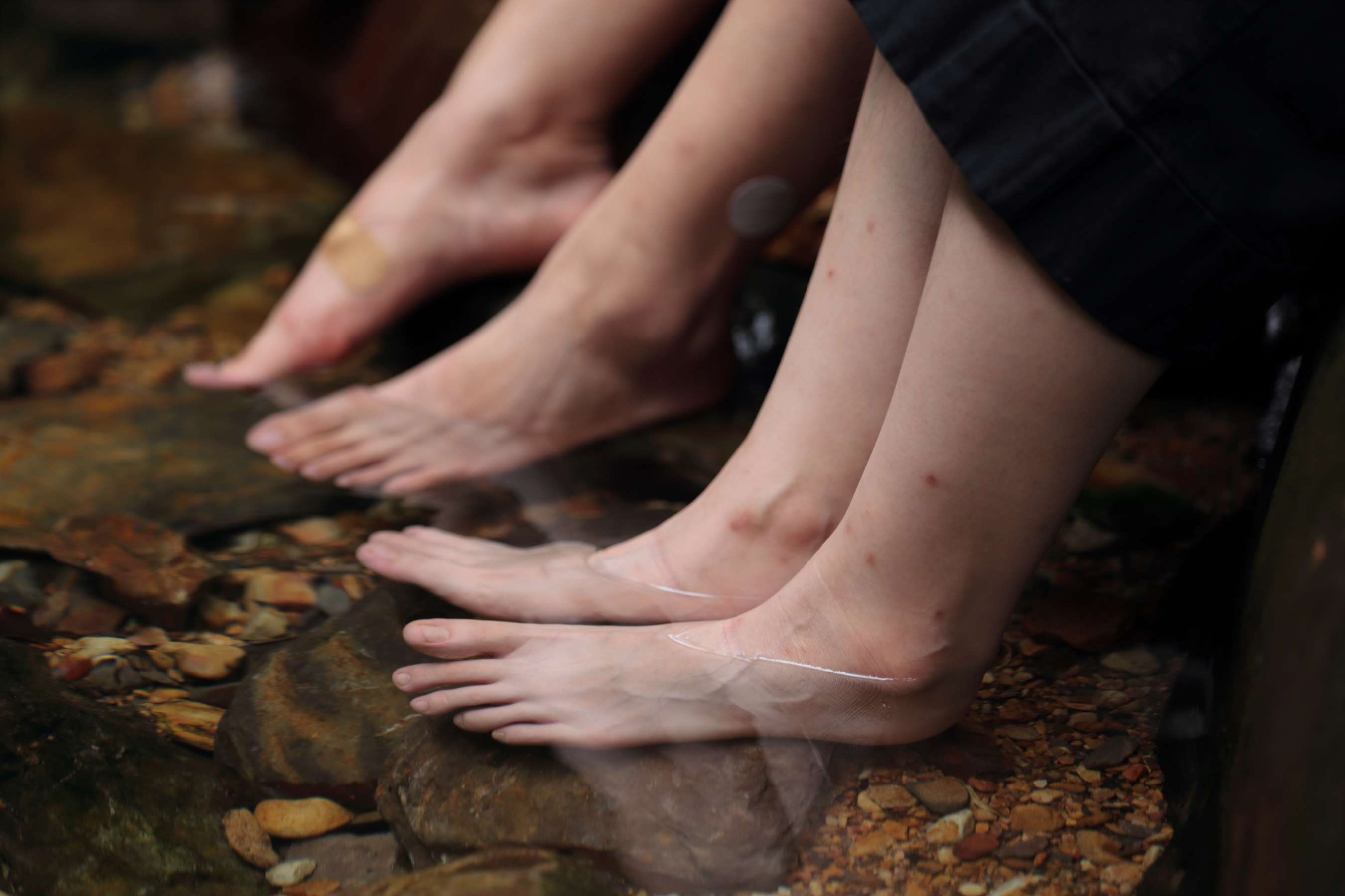 《好年轻清纯漂亮的两位女生啊》作品图