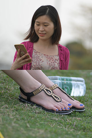 超级漂亮的年轻美女,她那双极度勾魂白皙如玉的玉足