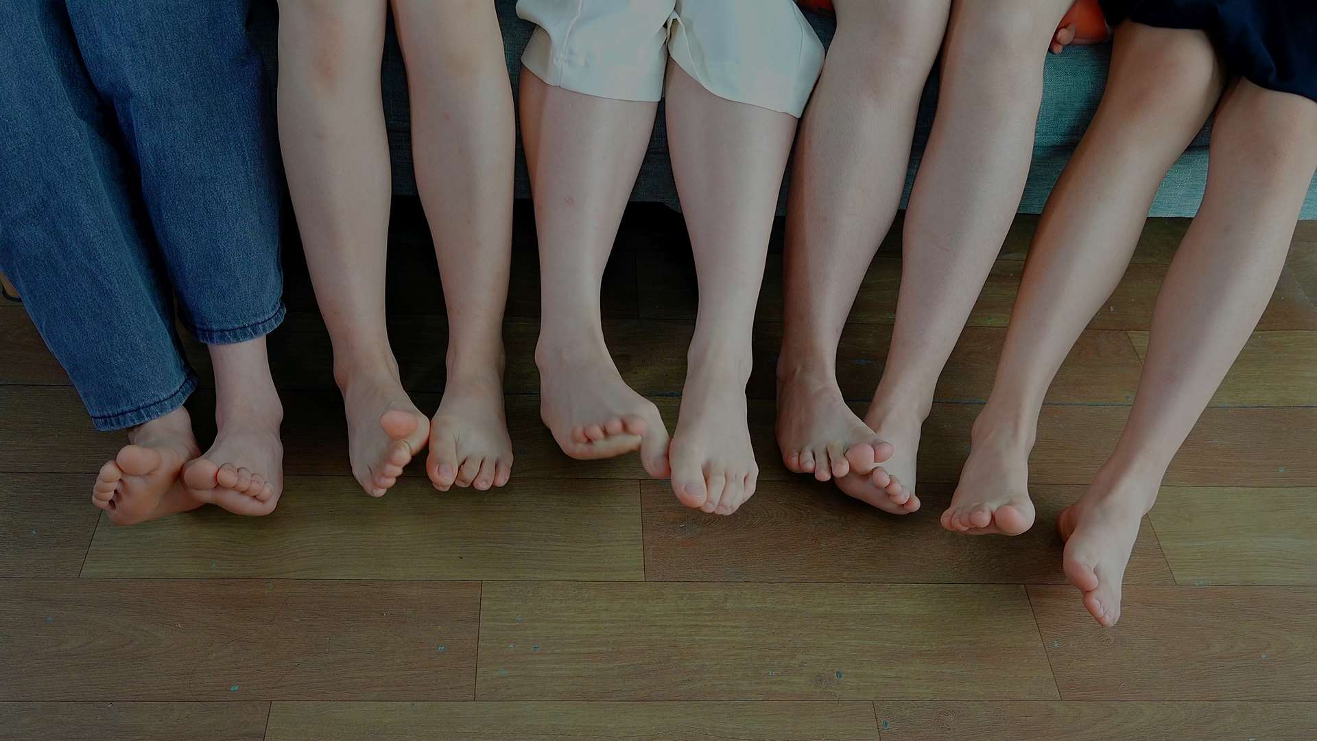 《[视频]五位美女互量尺码》作品图