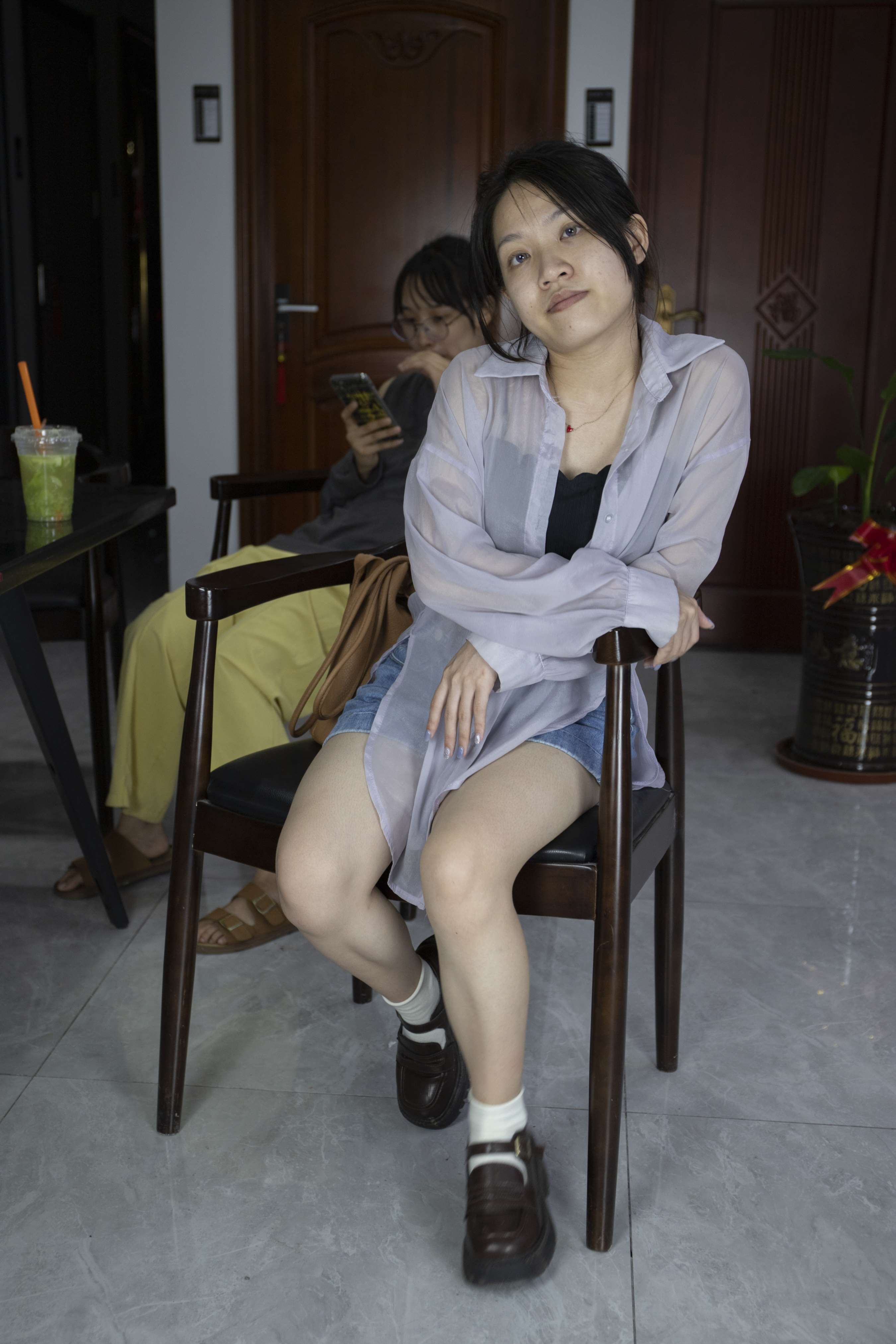 《小爱试镜全过程，测量美脚》作品图