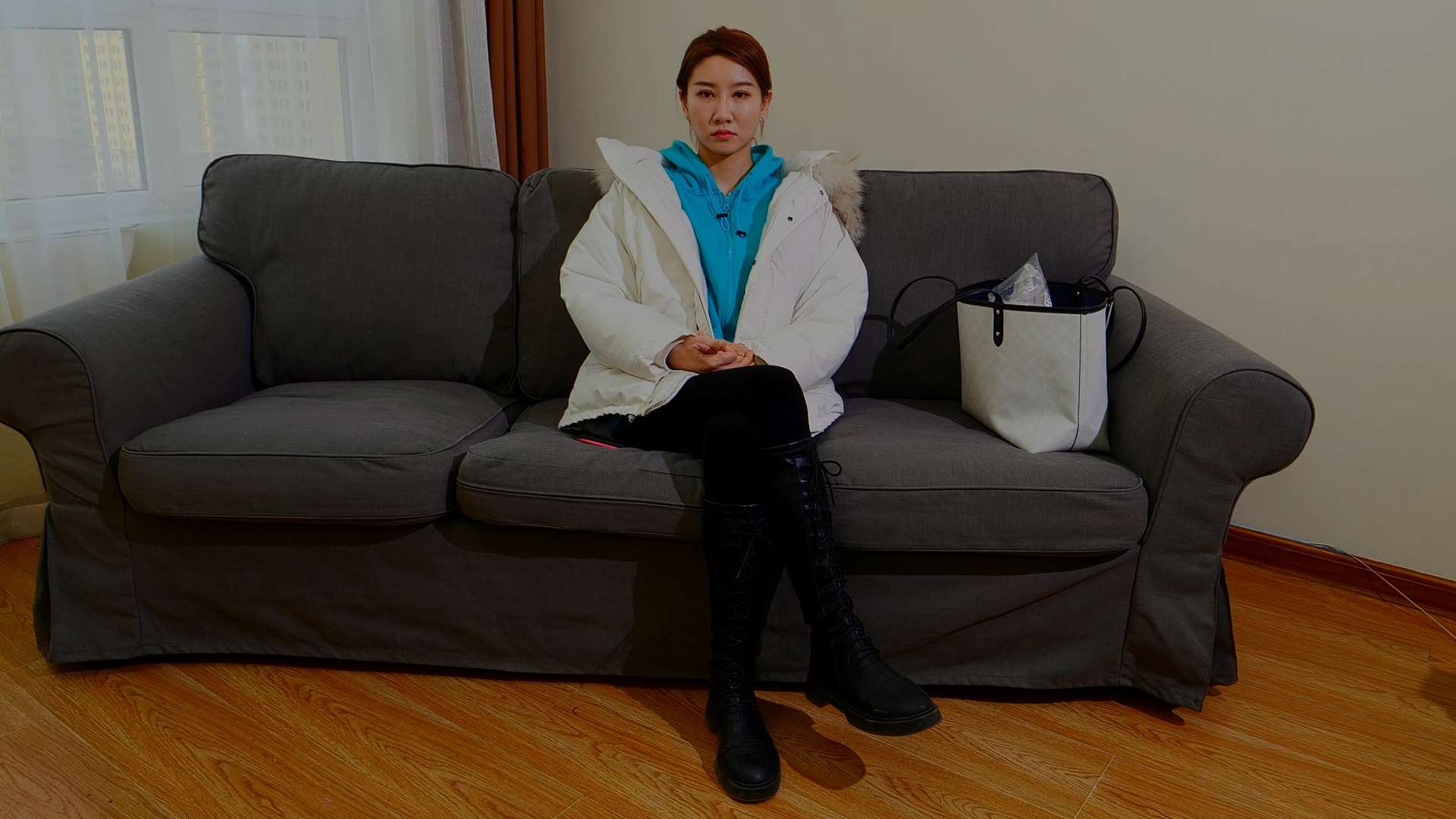 《[寄卖视频]A&F-瑜伽教练脚丫臭袜子气味及习惯采访调查原版》作品图