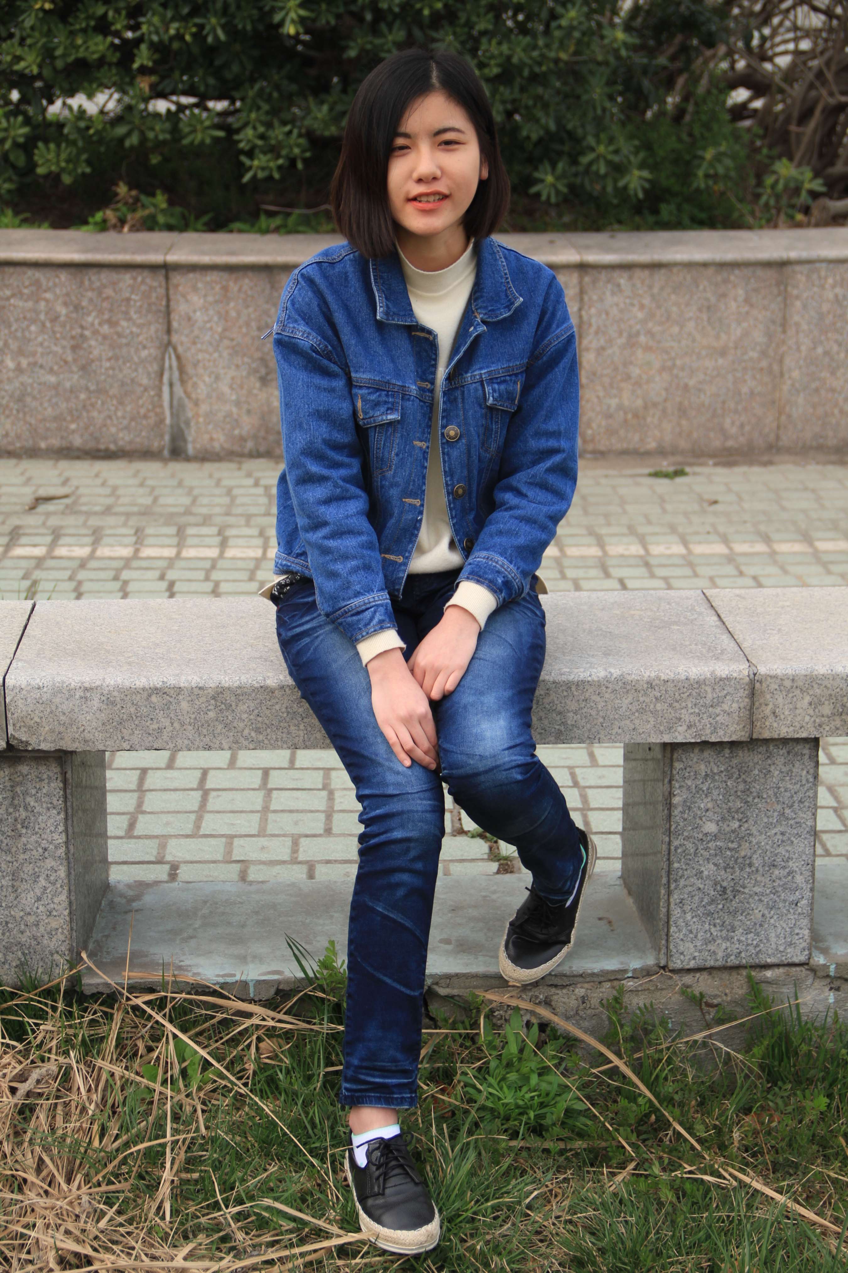 《新疆大二妹子》作品图