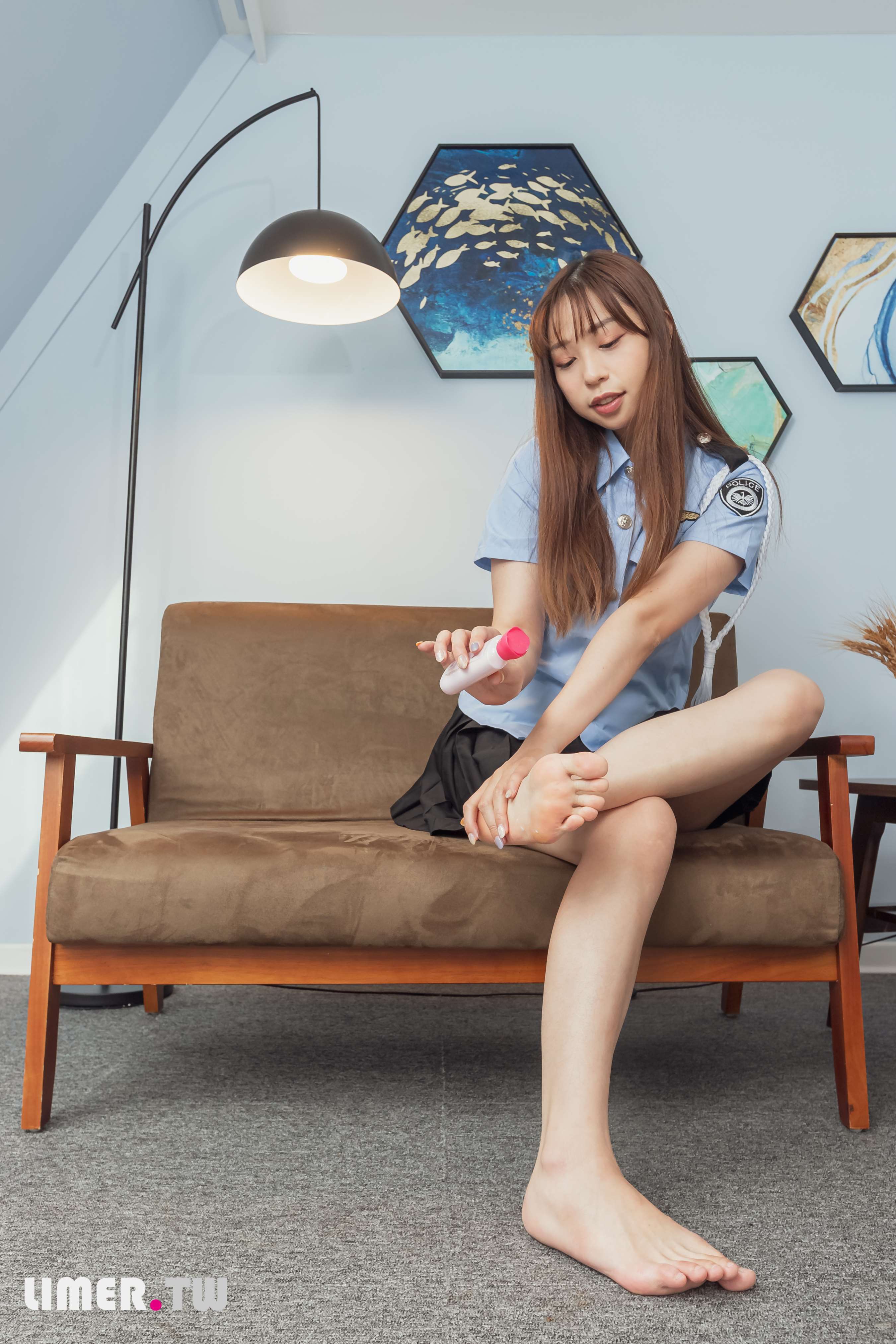 《[寄卖]依葉-女警-腳腳執法搜身檢查》作品图