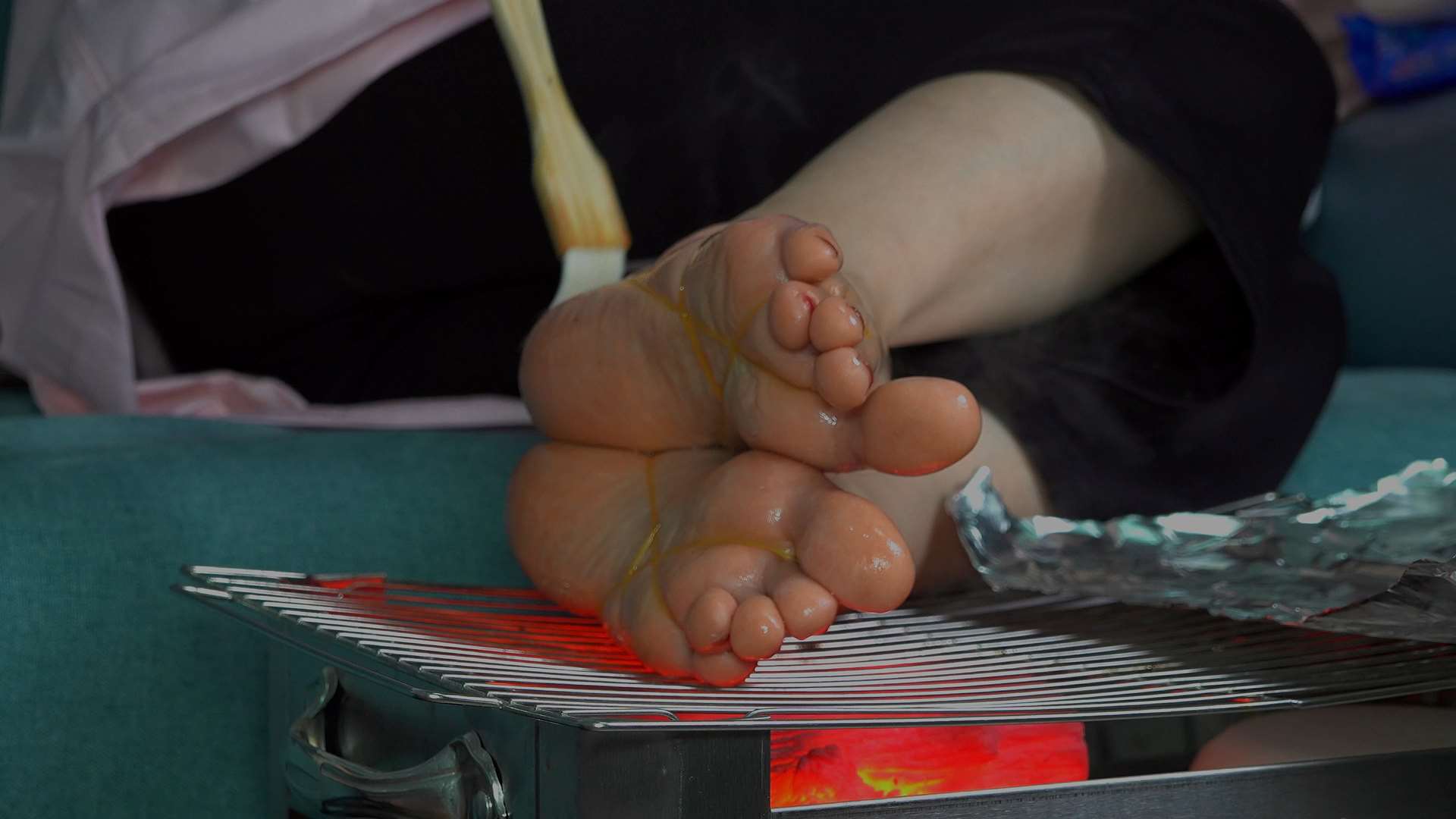 《[视频]美女护士燕玲弄个美脚沙拉》作品图