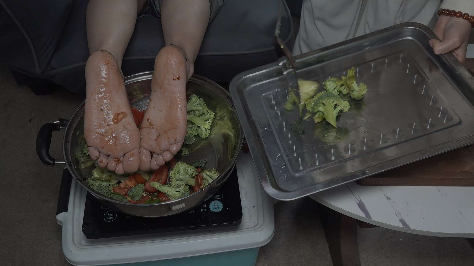 《[视频]徐莹的食物美脚》作品图