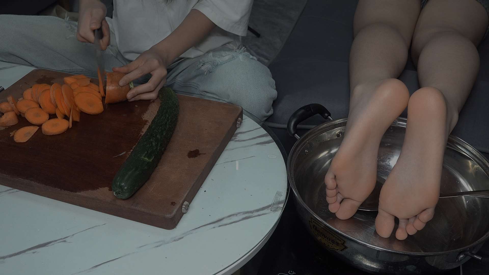 《[视频]文文的食物美脚》作品图