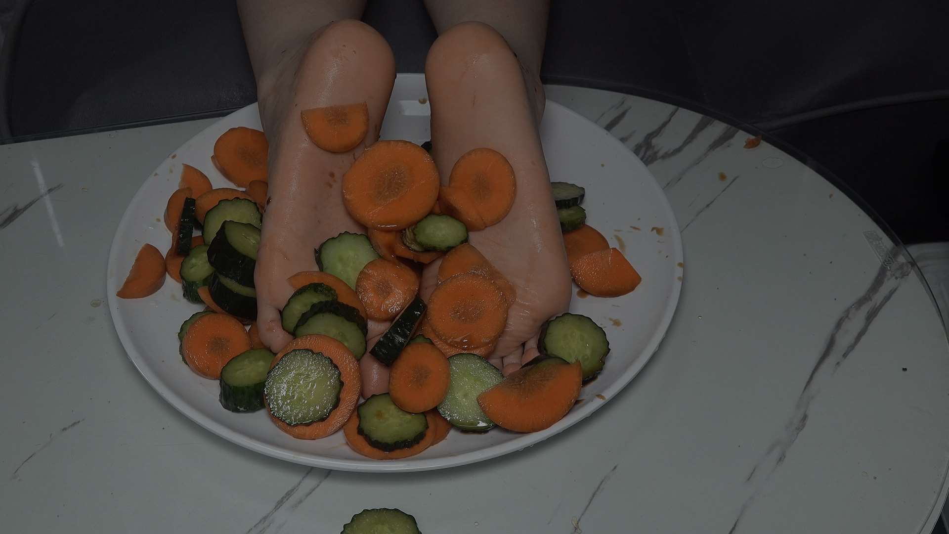 《[视频]文文的食物美脚》作品图